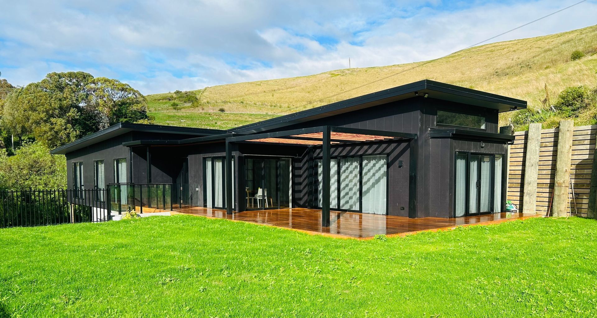 Taradale Hills Home banner
