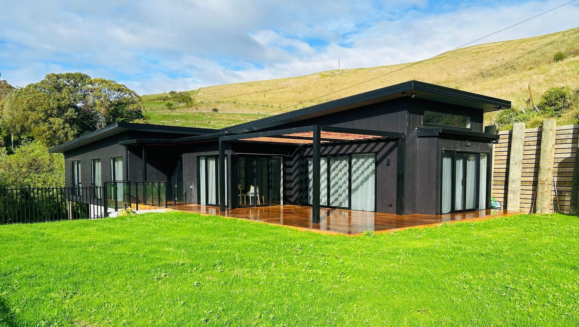Taradale Hills Home banner