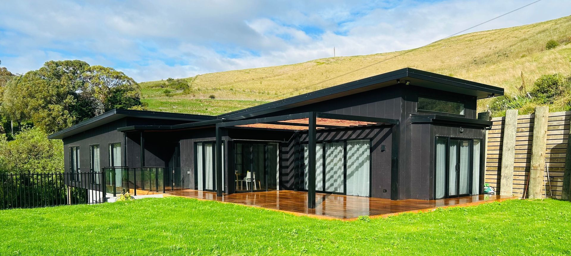 Taradale Hills Home banner