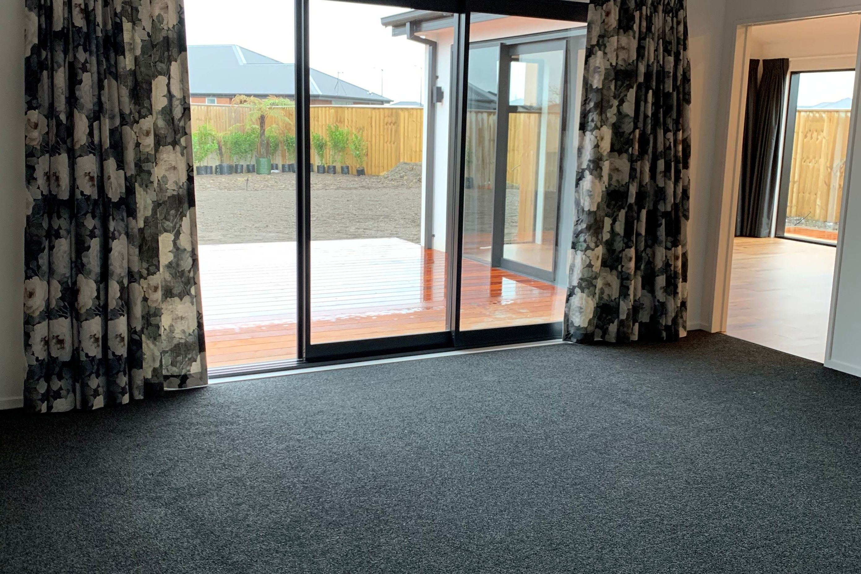 2nd lounge onto flush entry decking