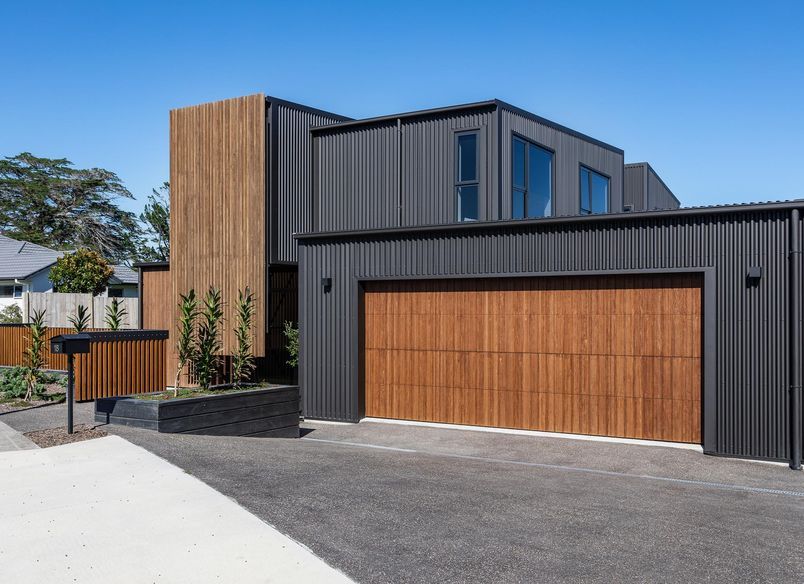 K & J House