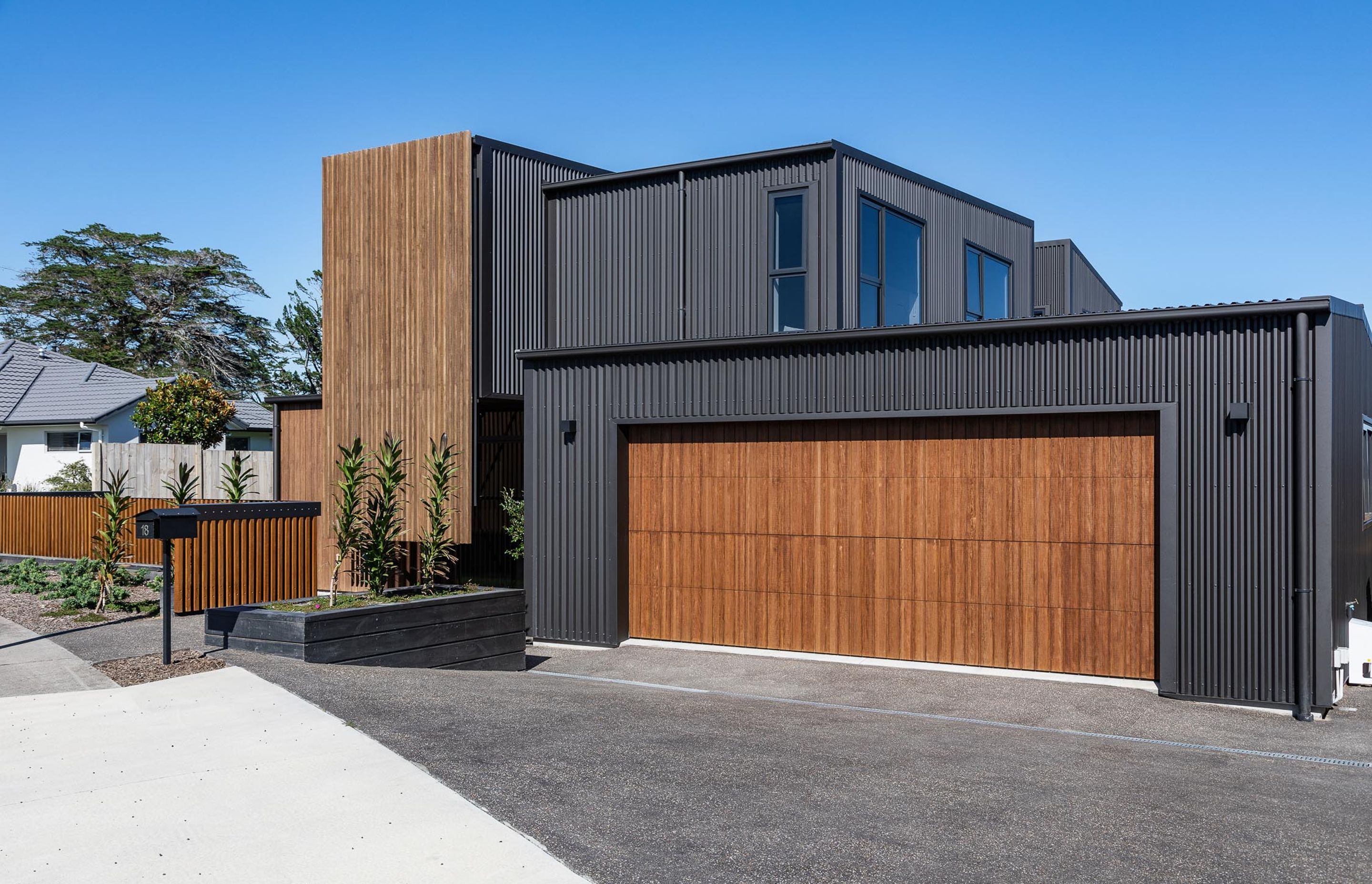 K & J House