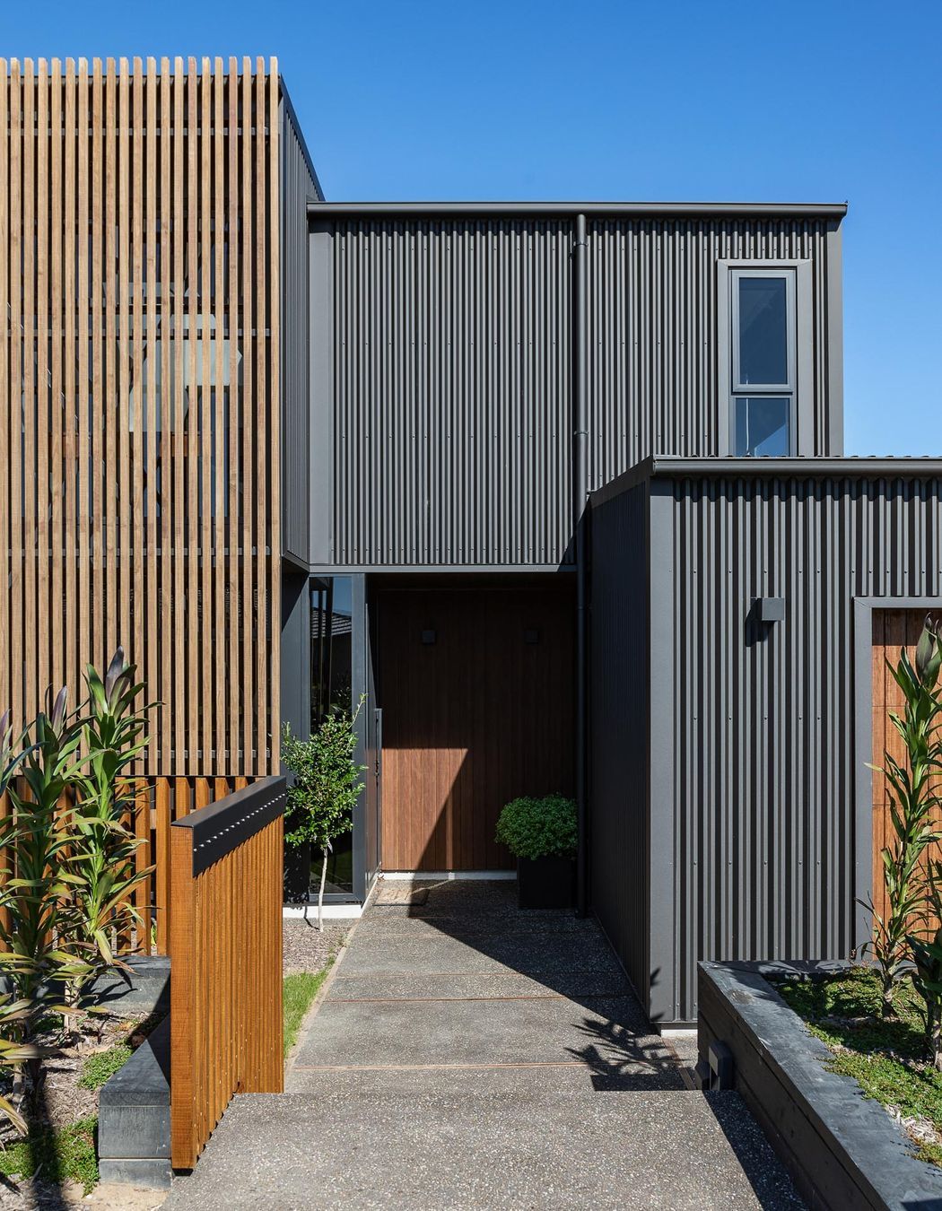 K & J House
