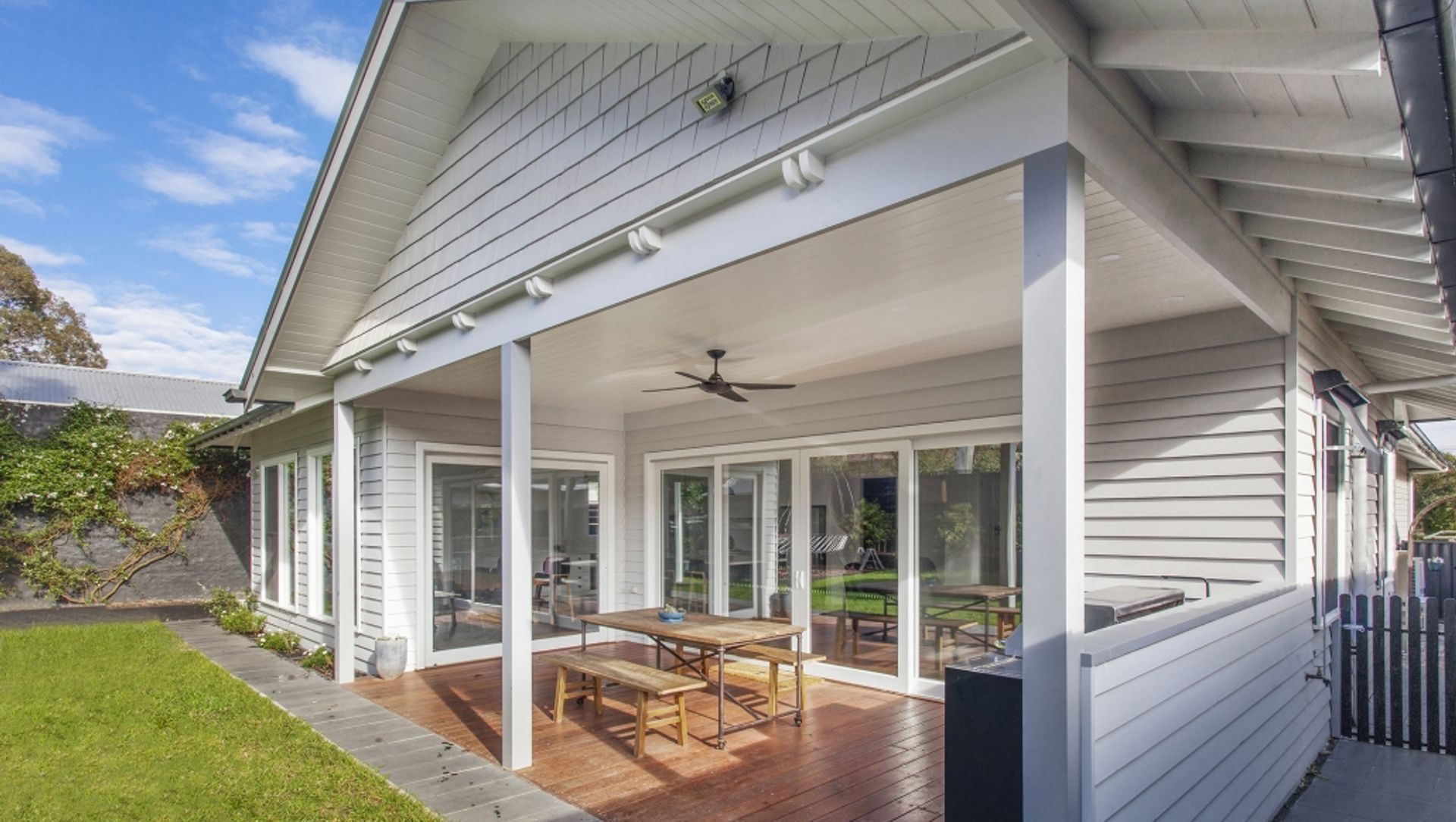 Glen Iris banner