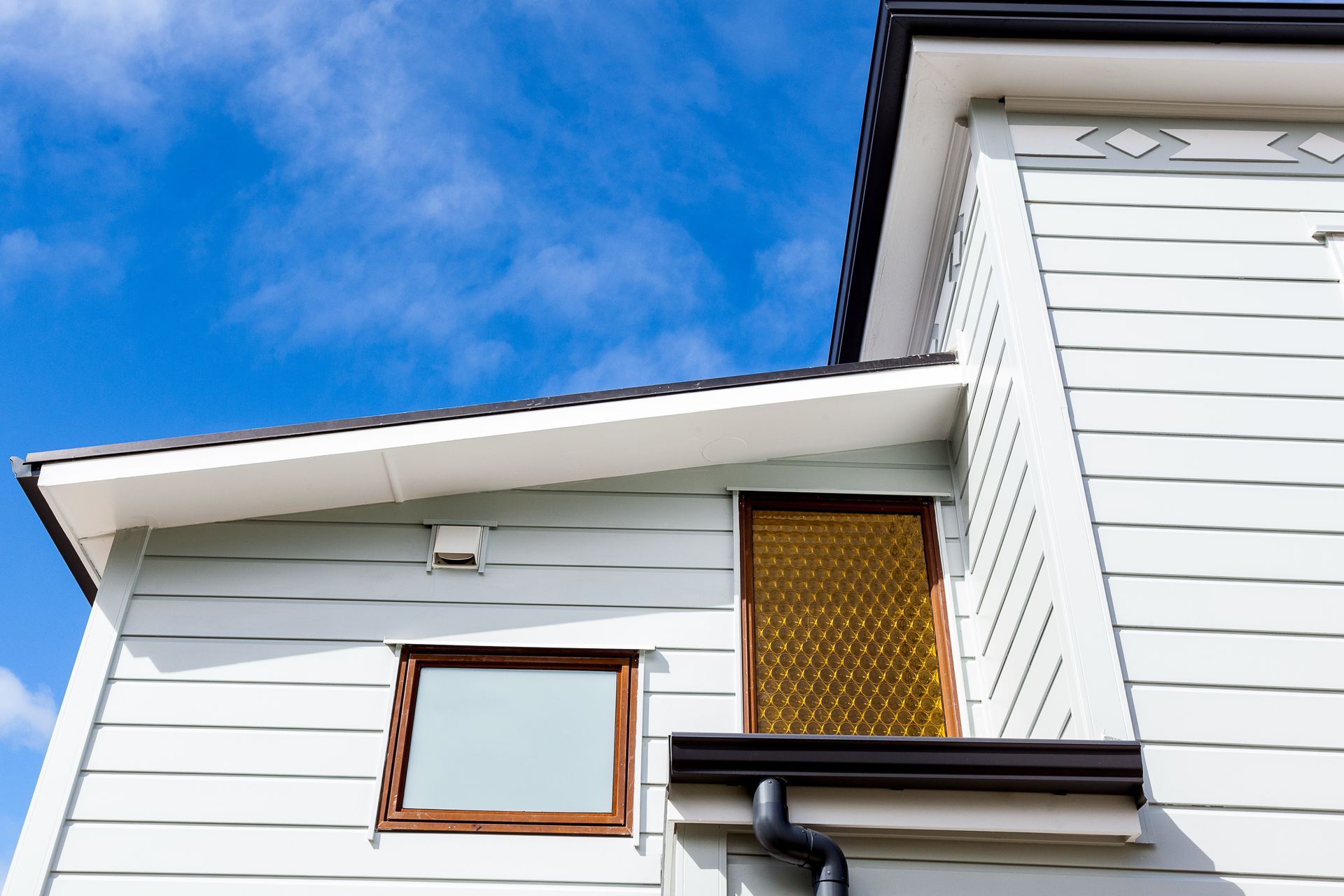 Our client fell in love with the existing joinery & window detail, and he asked if we could preserve them. Director and Project Manager Ben listened, and worked with our designers to provide a sound weather tight method to support it.