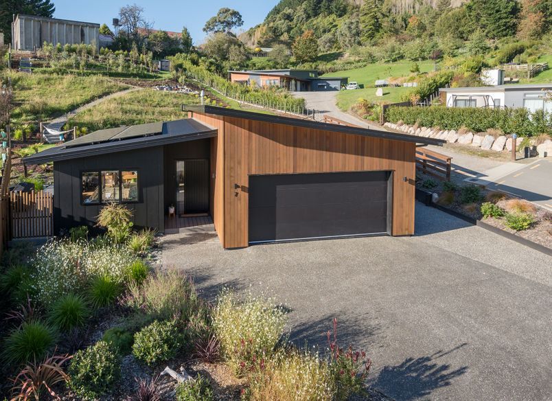 7 Grampian Oaks Lane