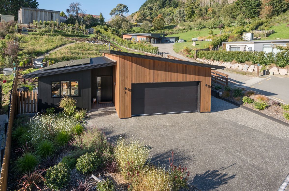 7 Grampian Oaks Lane