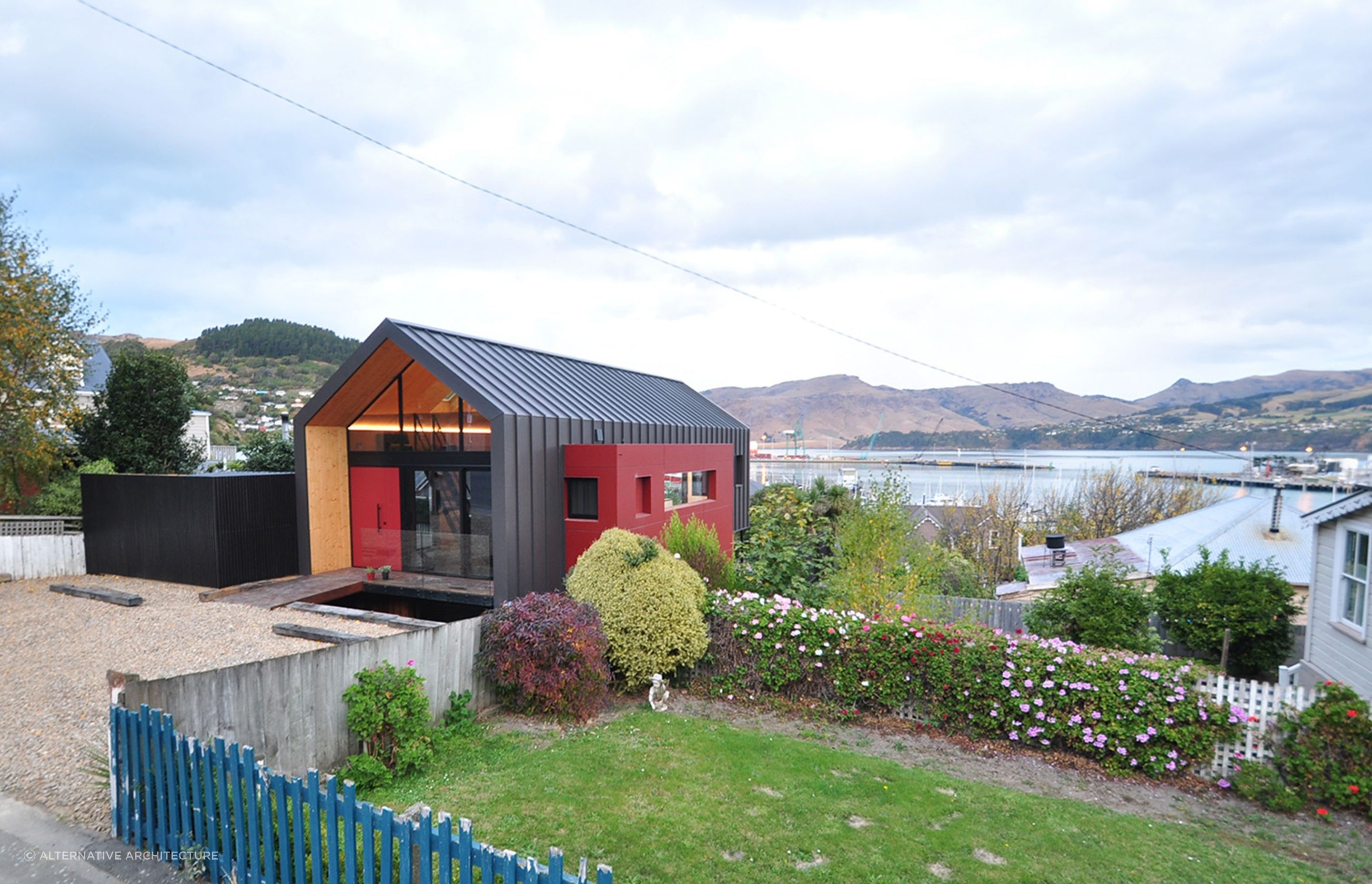 JulievillardCat8boatshed-house-Lytteltonimage1-300dpi.jpg