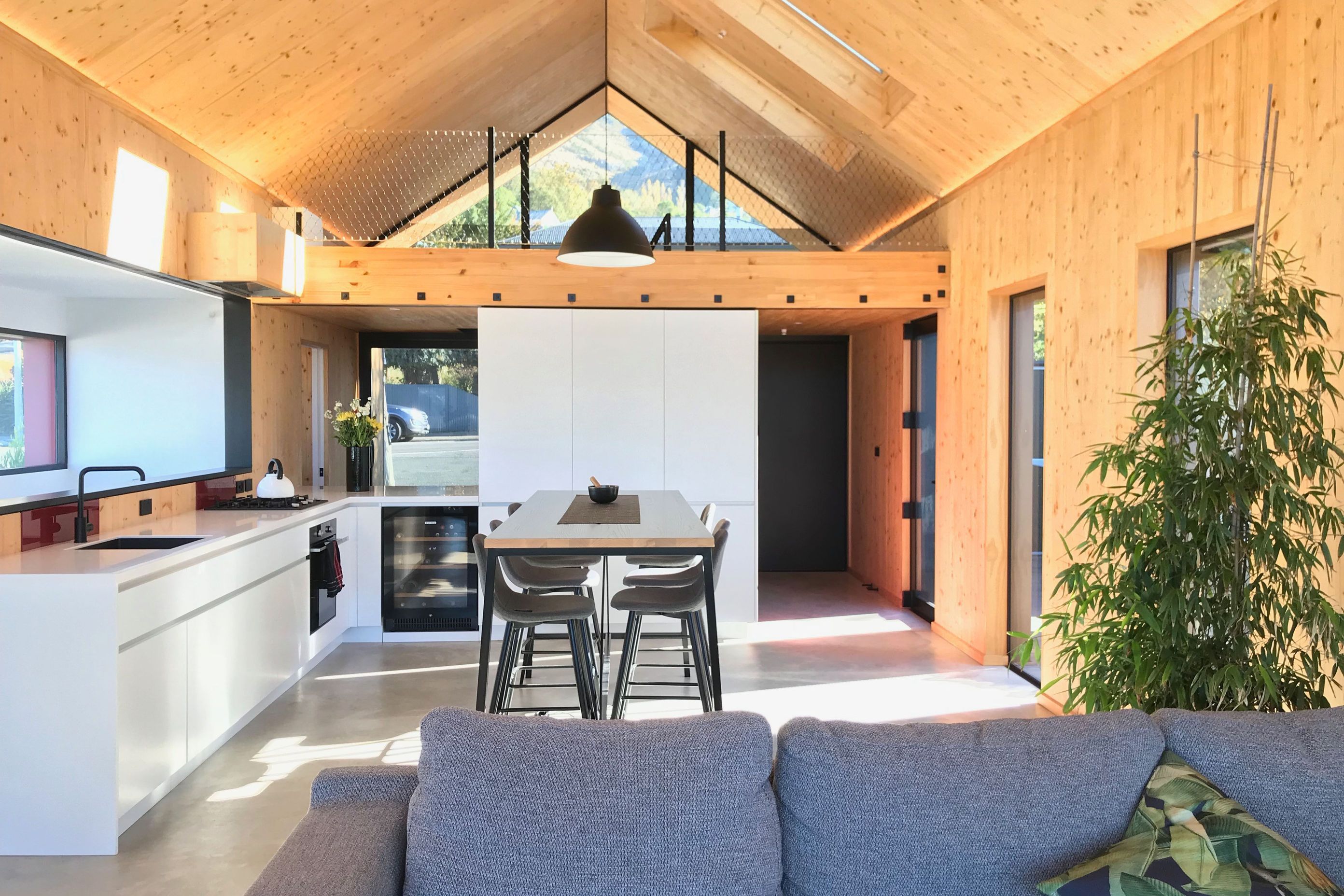 JulievillardCat8boatshed-house-Lytteltonimage5-300dpi-1.jpg