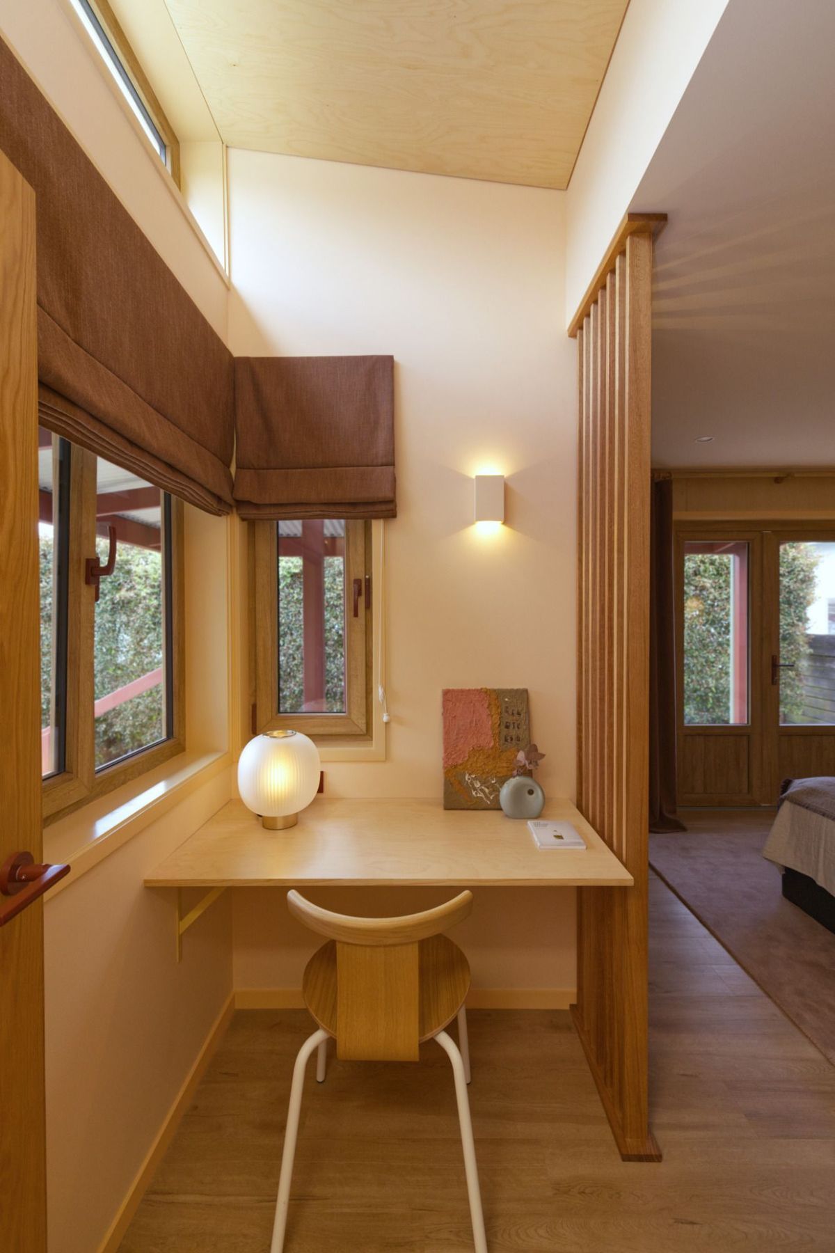 Kanat-StudioMatipo-Tea-HouseBedroom-Desk-v2.jpg