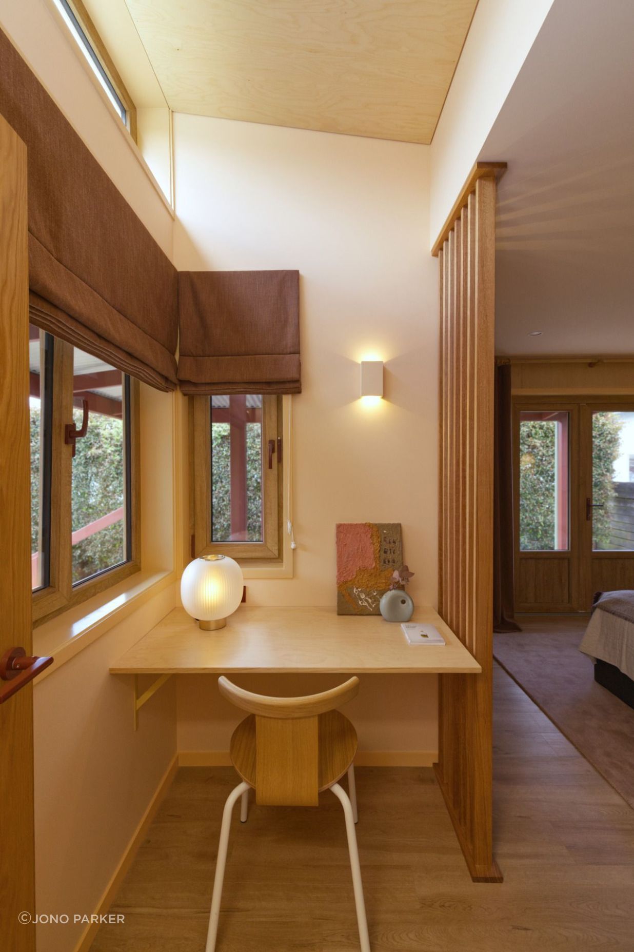 Kanat-StudioMatipo-Tea-HouseBedroom-Desk-v2.jpg