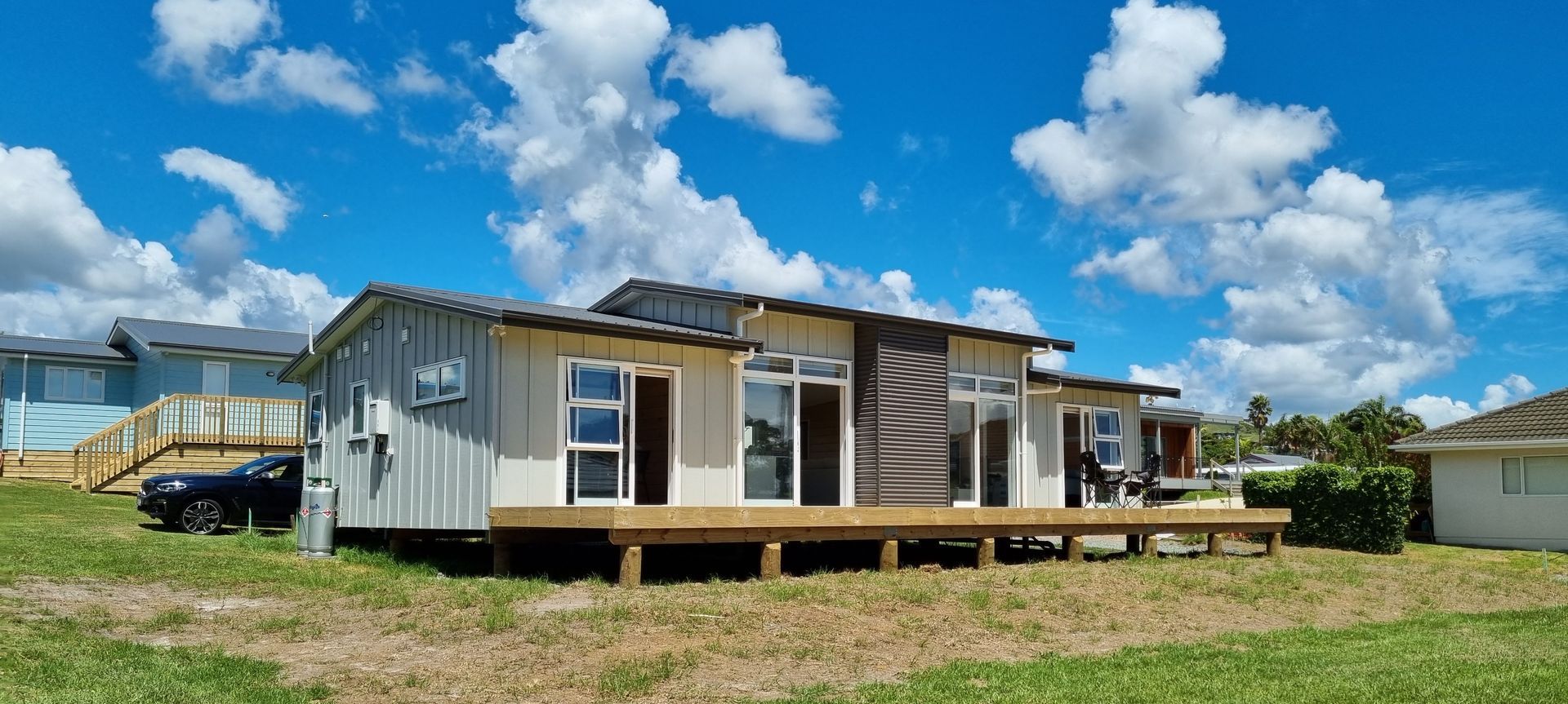 3-4 bed, 2-3 bath - Kiwibach & its Variants banner