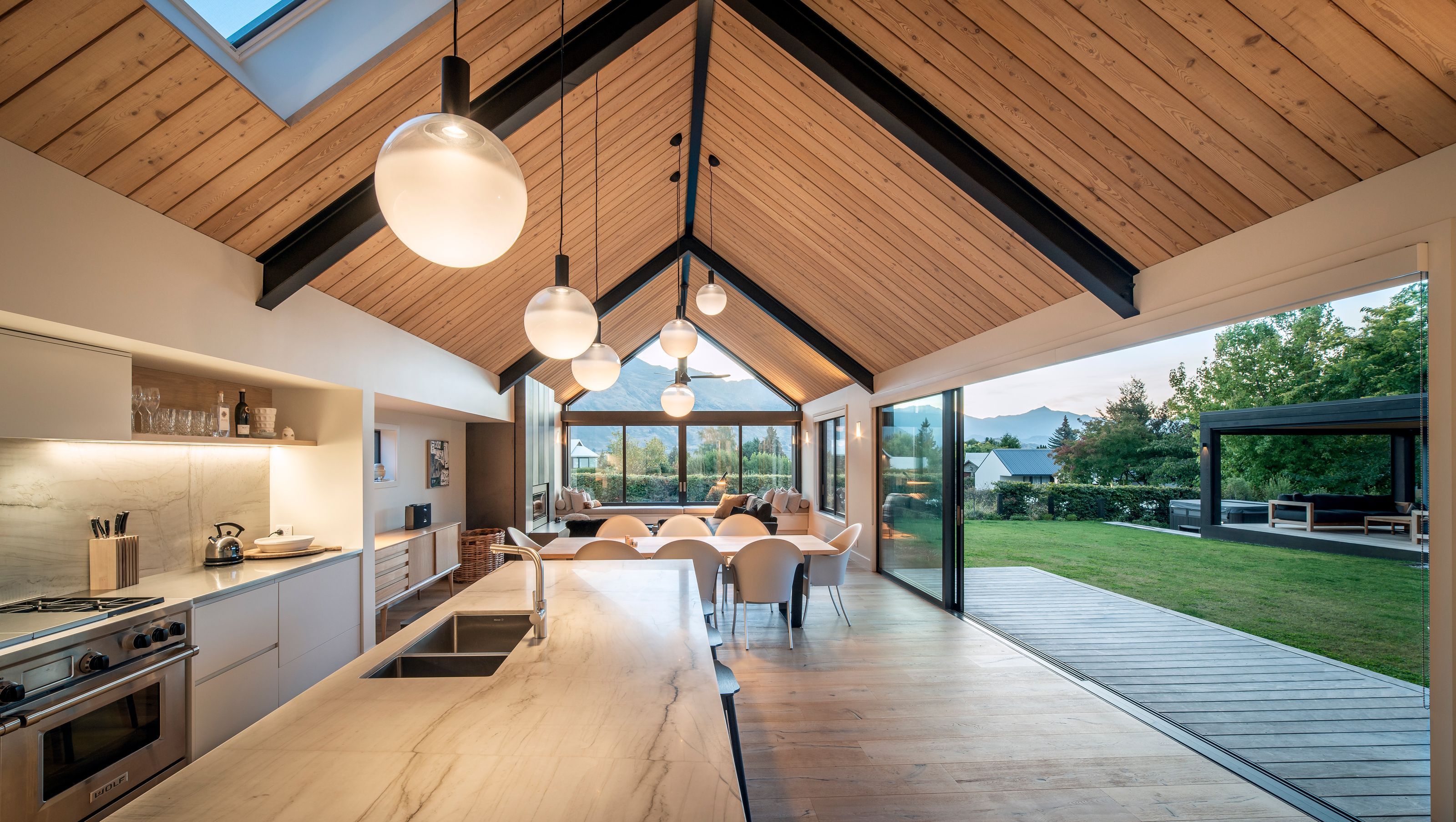 Roys Peak Crib
