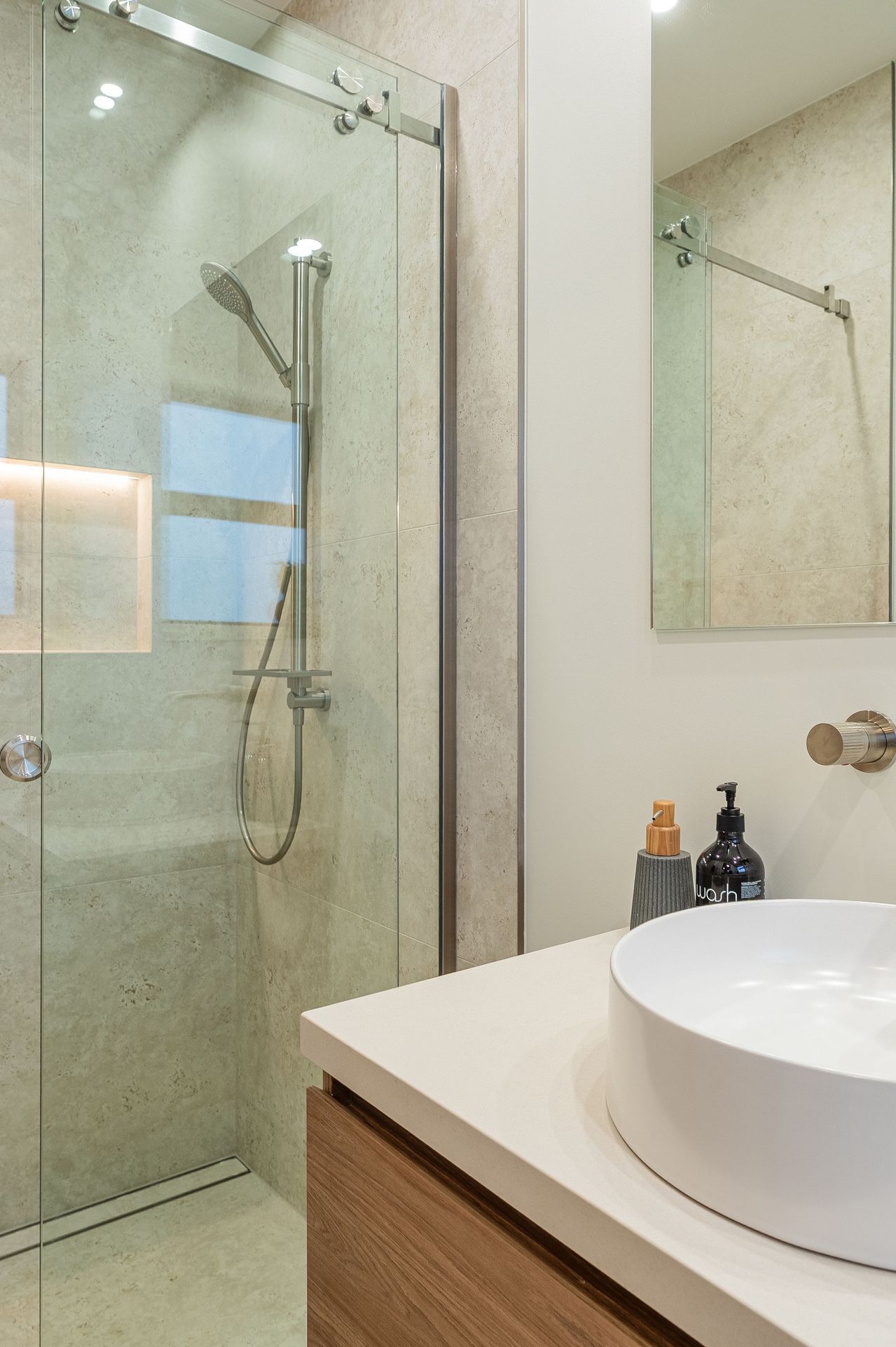 LMC2304LiuShowhome309.jpg