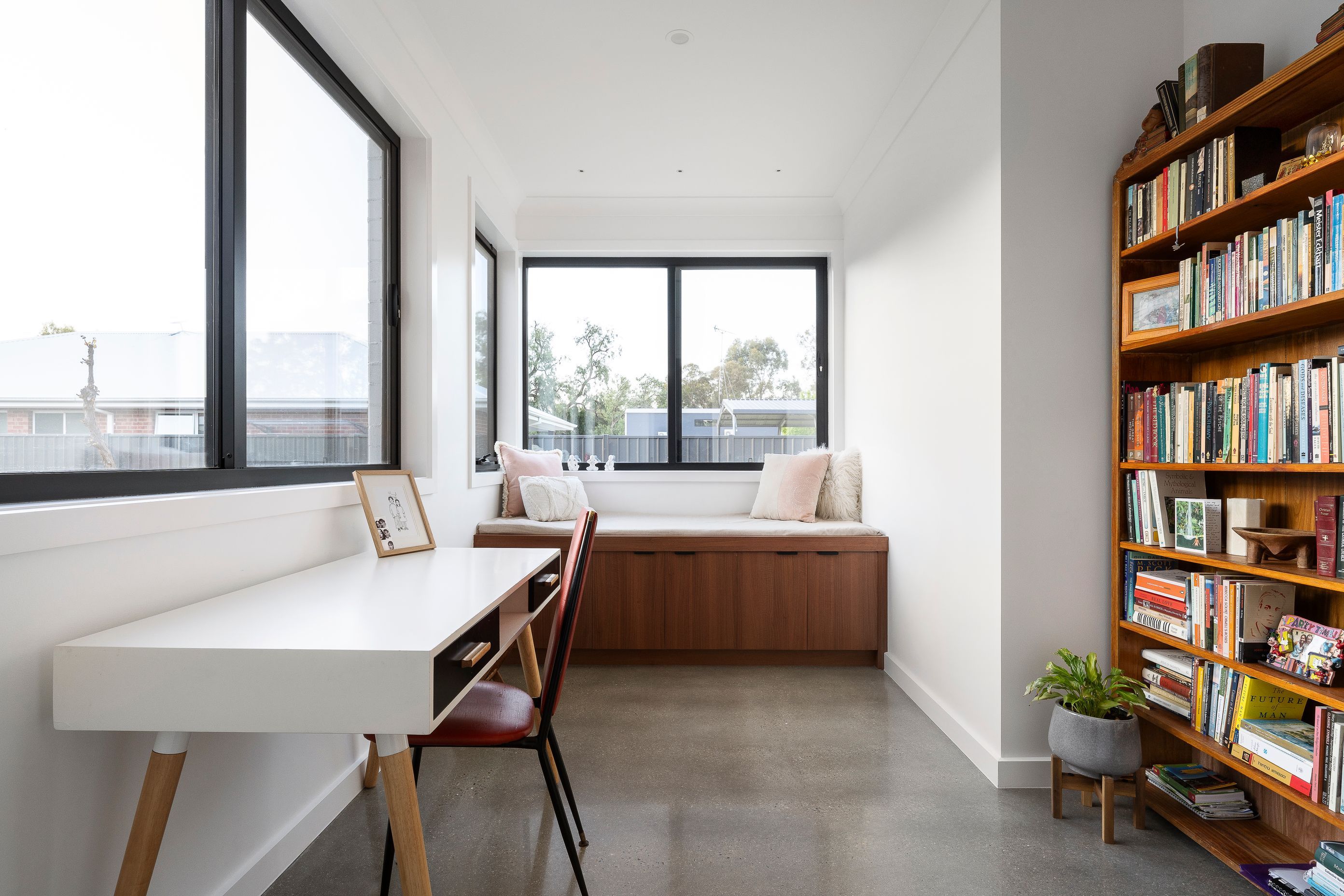 LP159810HughesSt287.jpg