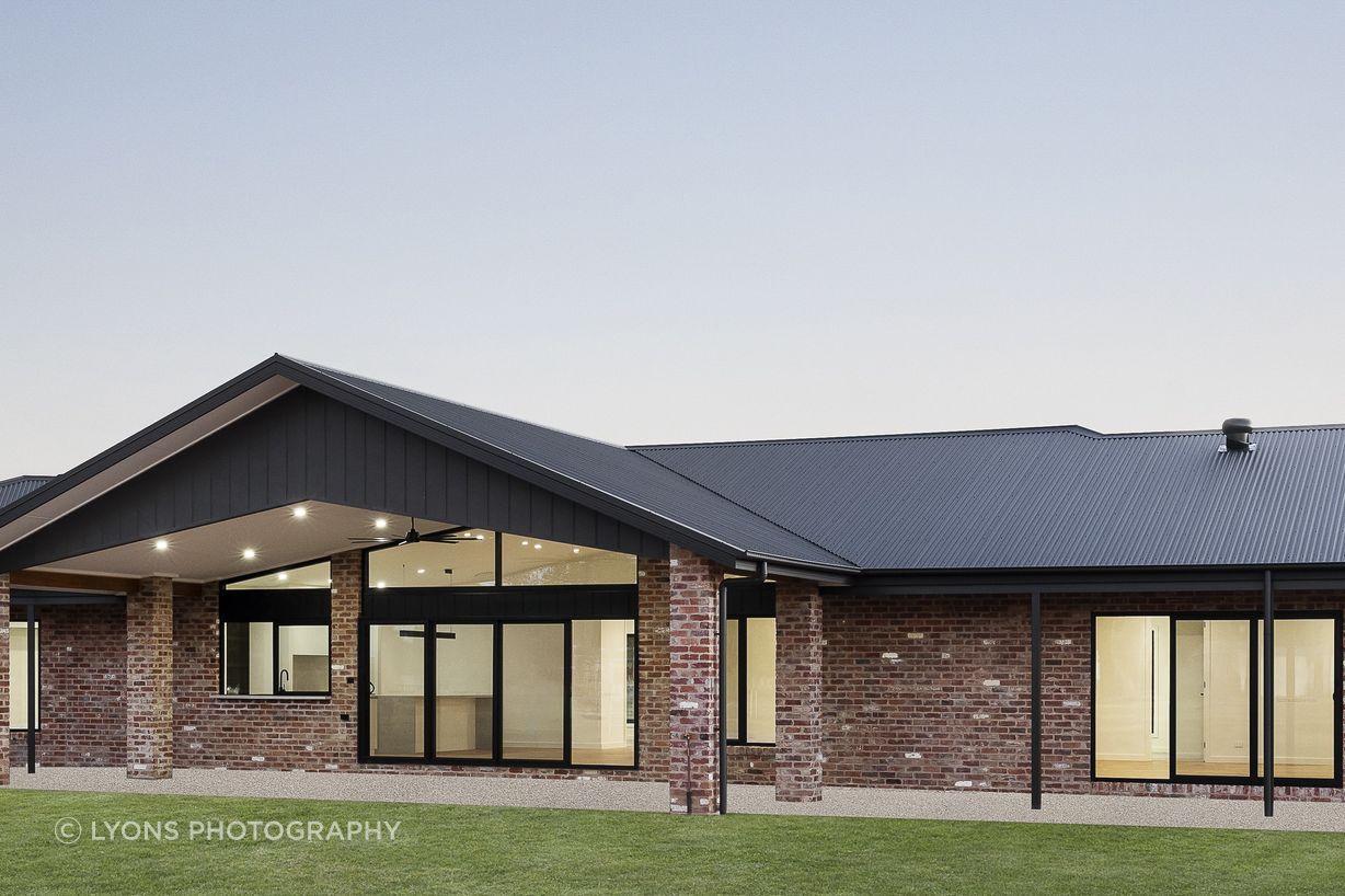 LP17618JarramWay389-Copy-v2.jpg