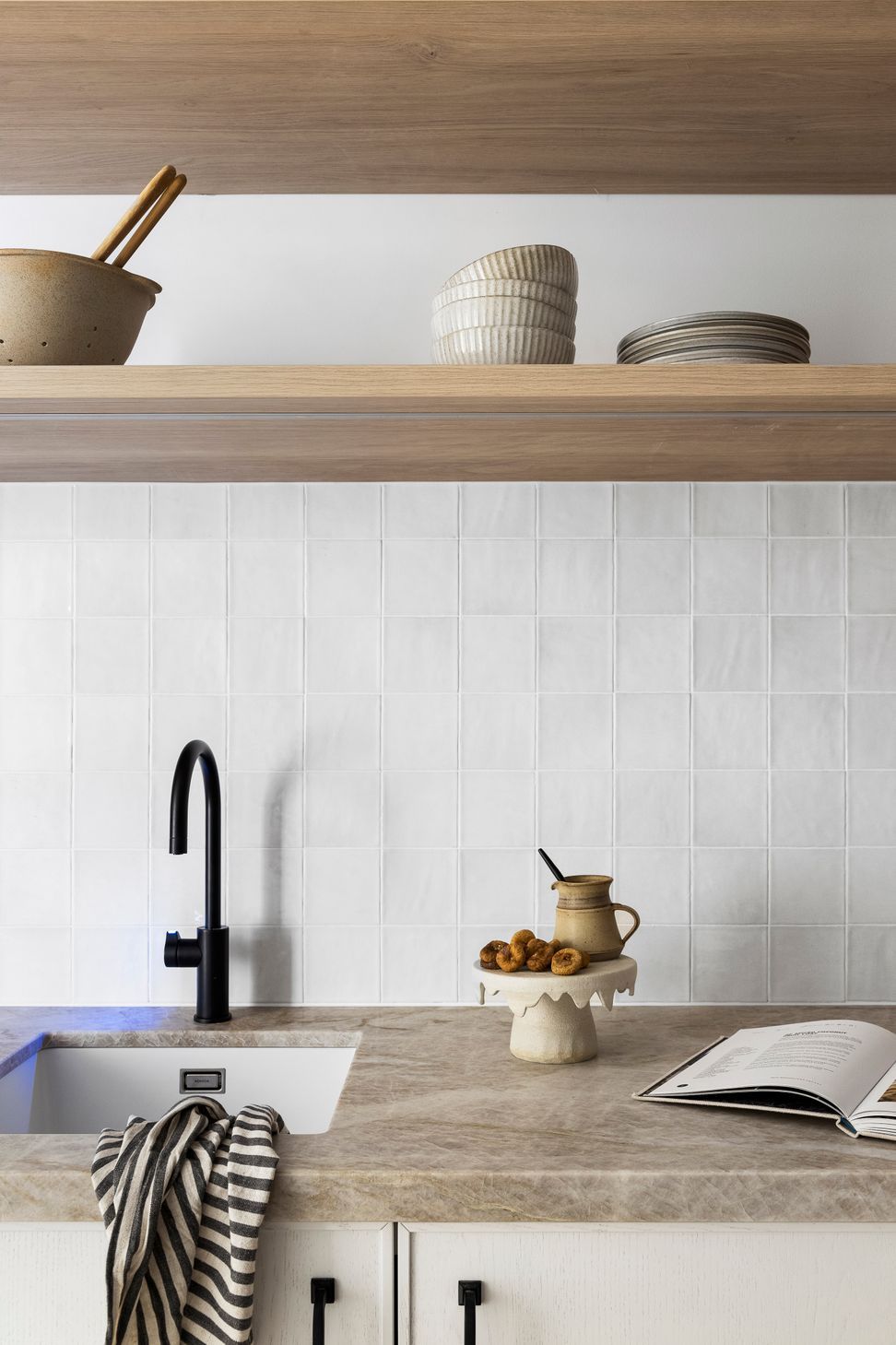 Lake-Boga-Residence-Butlers-Pantry-Detail.jpg