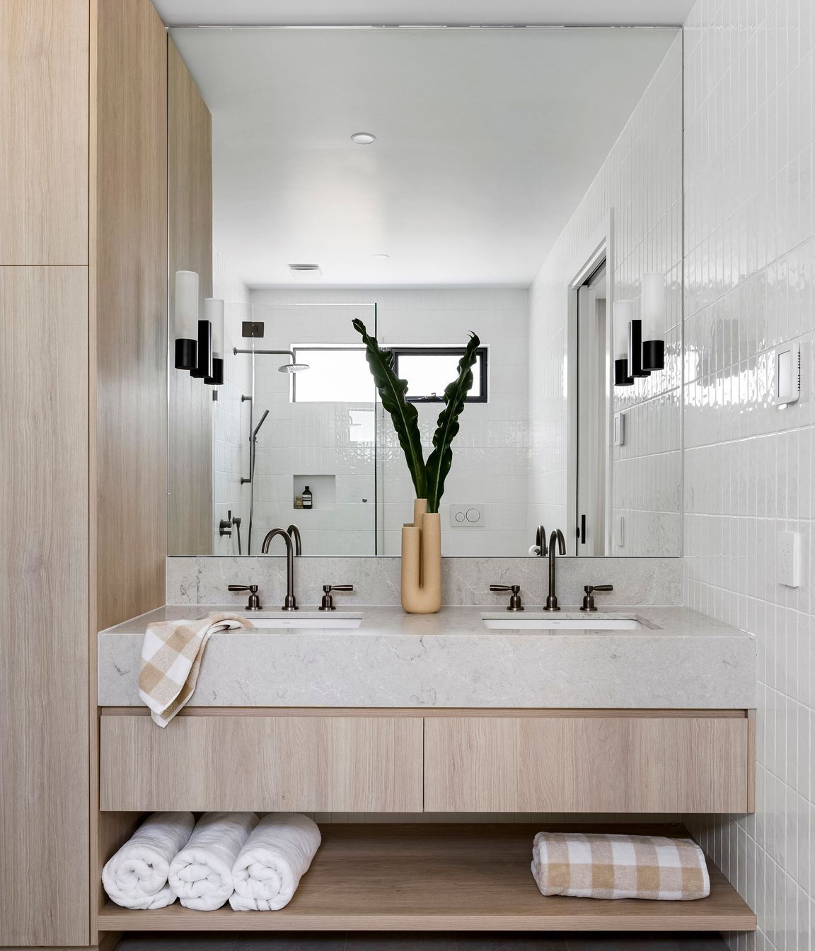 Lake-Boga-Residence-Guest-Ensuite-One-Point.jpg
