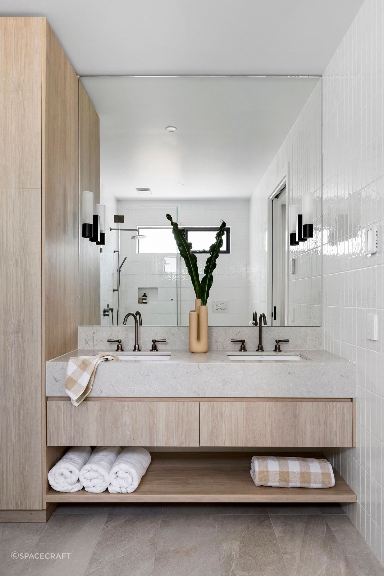 Lake-Boga-Residence-Guest-Ensuite-One-Point.jpg