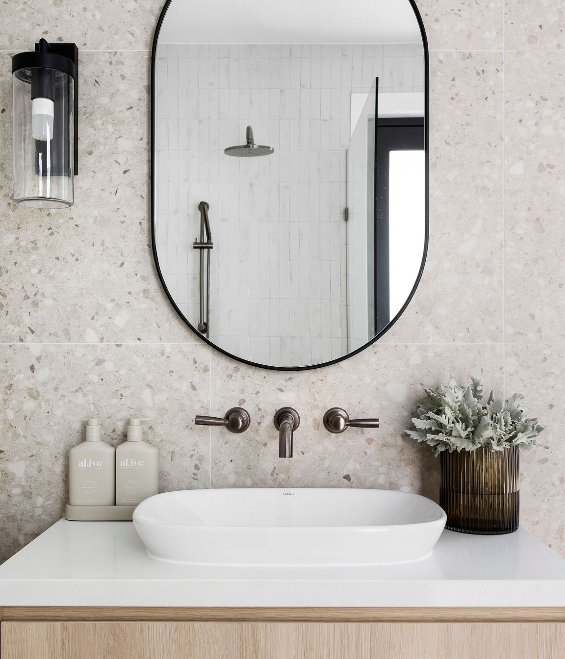 Lake-Boga-Residence-Outdoor-Bathroom.jpg
