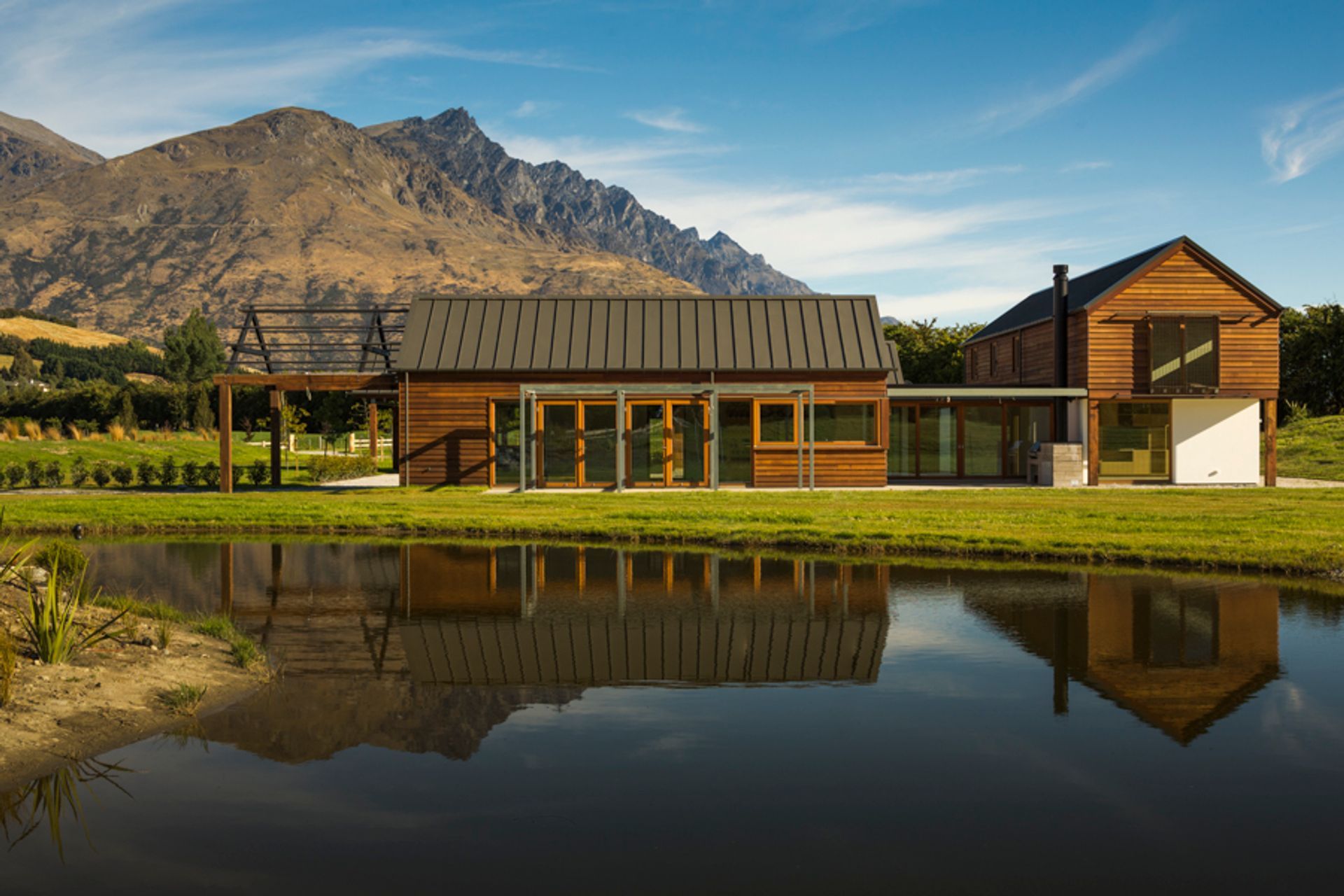 Hawthorn "Contemporary Farm" House