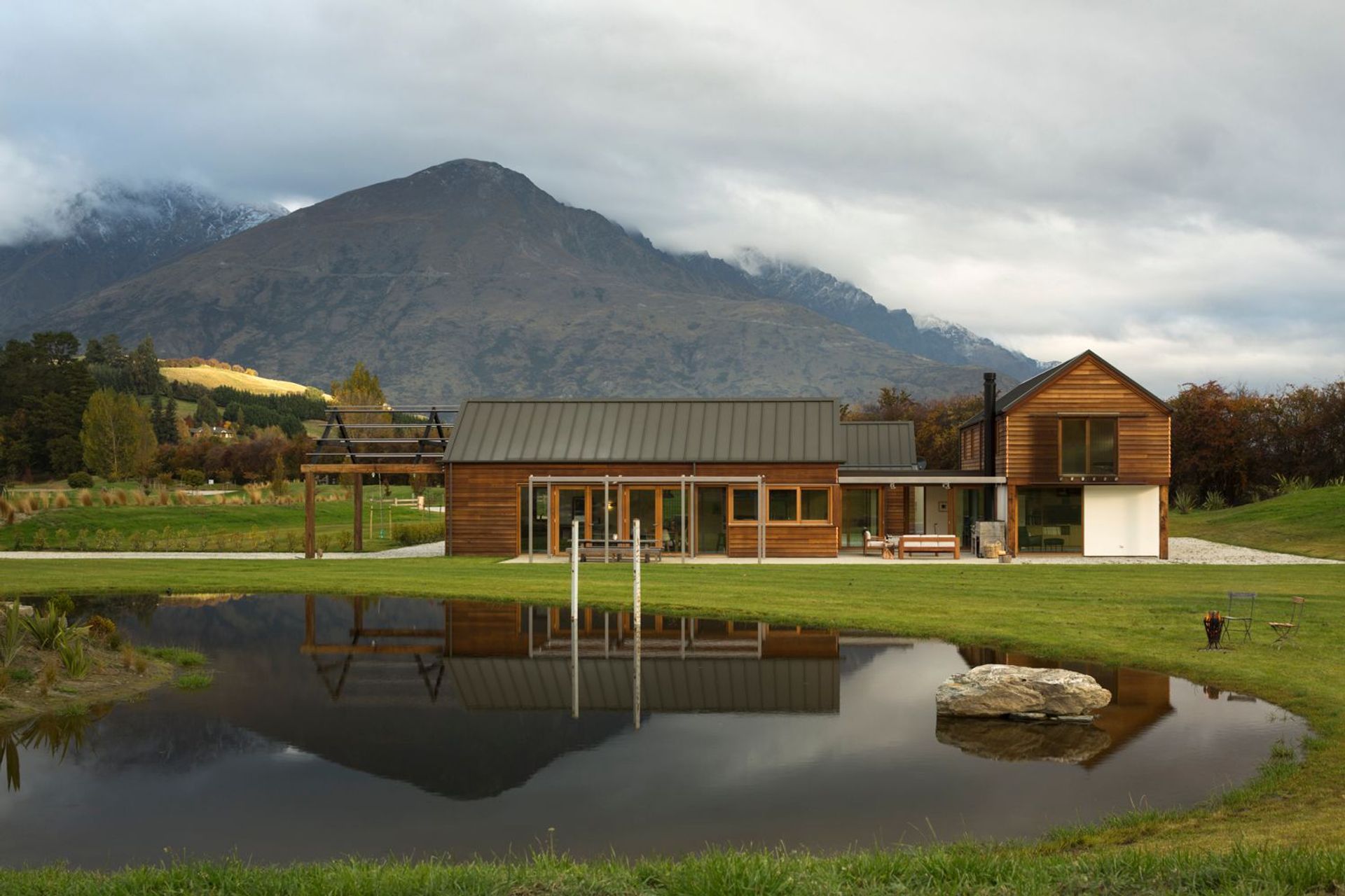 Hawthorn "Contemporary Farm" House