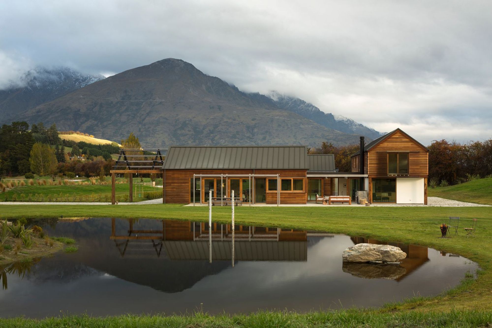 Hawthorn "Contemporary Farm" House