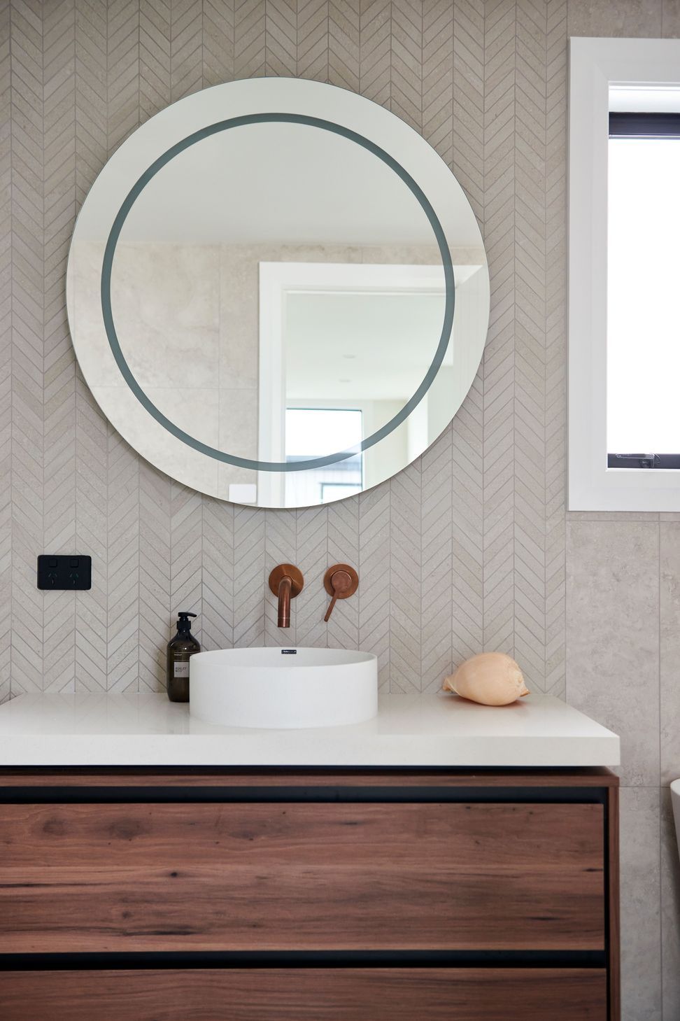 Main-bathroom-v3.jpg
