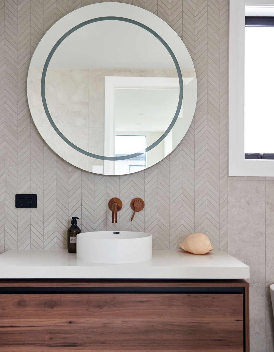 Main-bathroom-v3.jpg