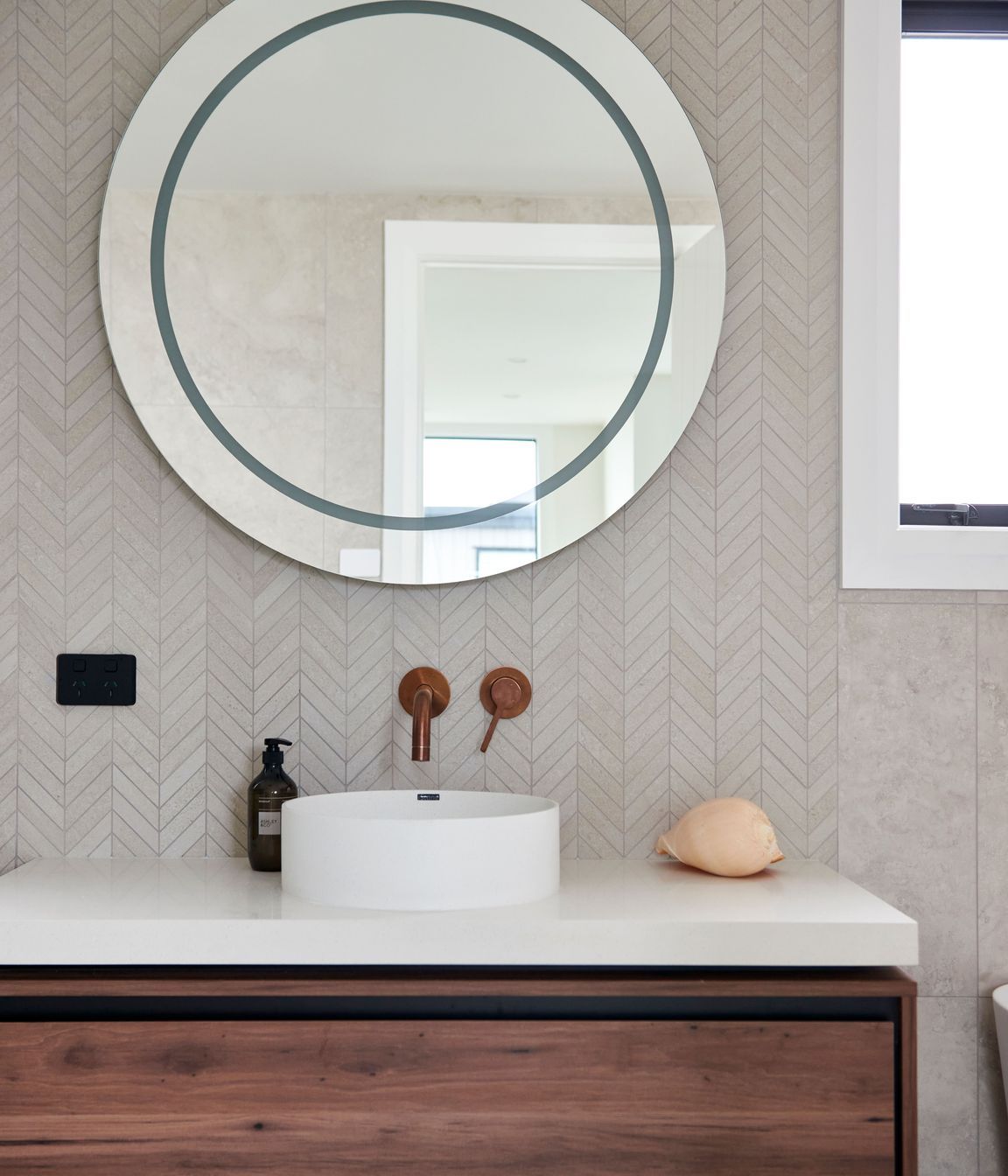Main-bathroom-v3.jpg