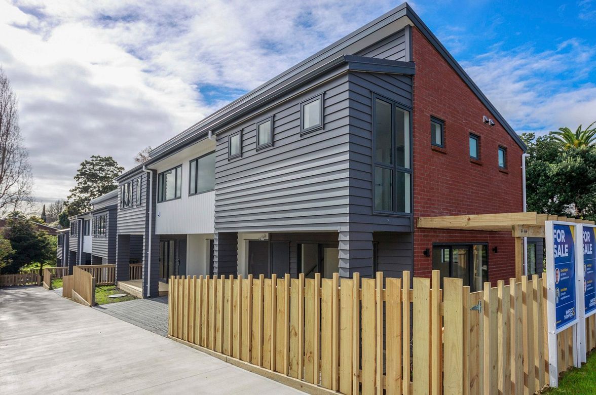 McLean Avenue, Papatoetoe