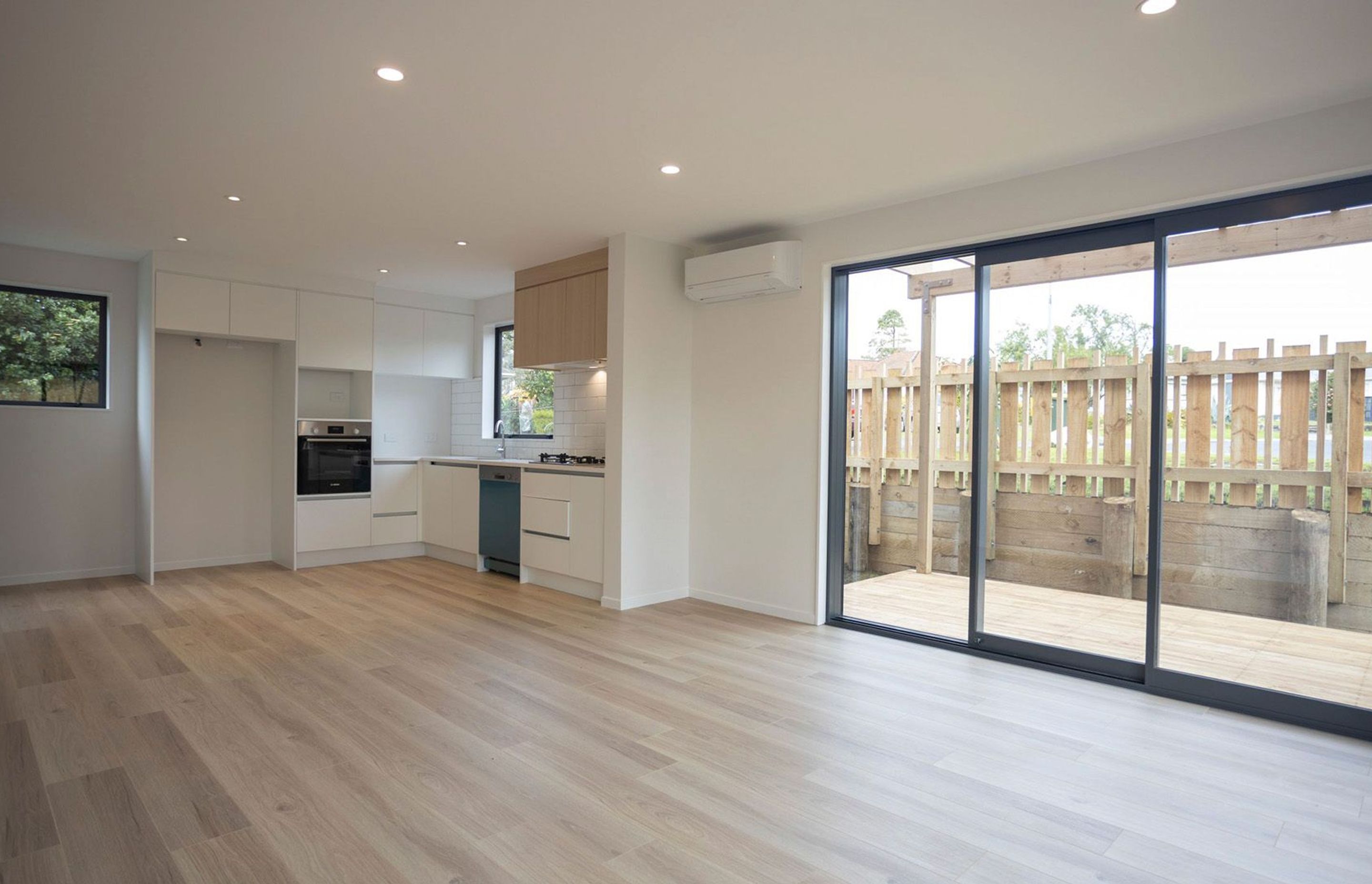 McLean Avenue, Papatoetoe