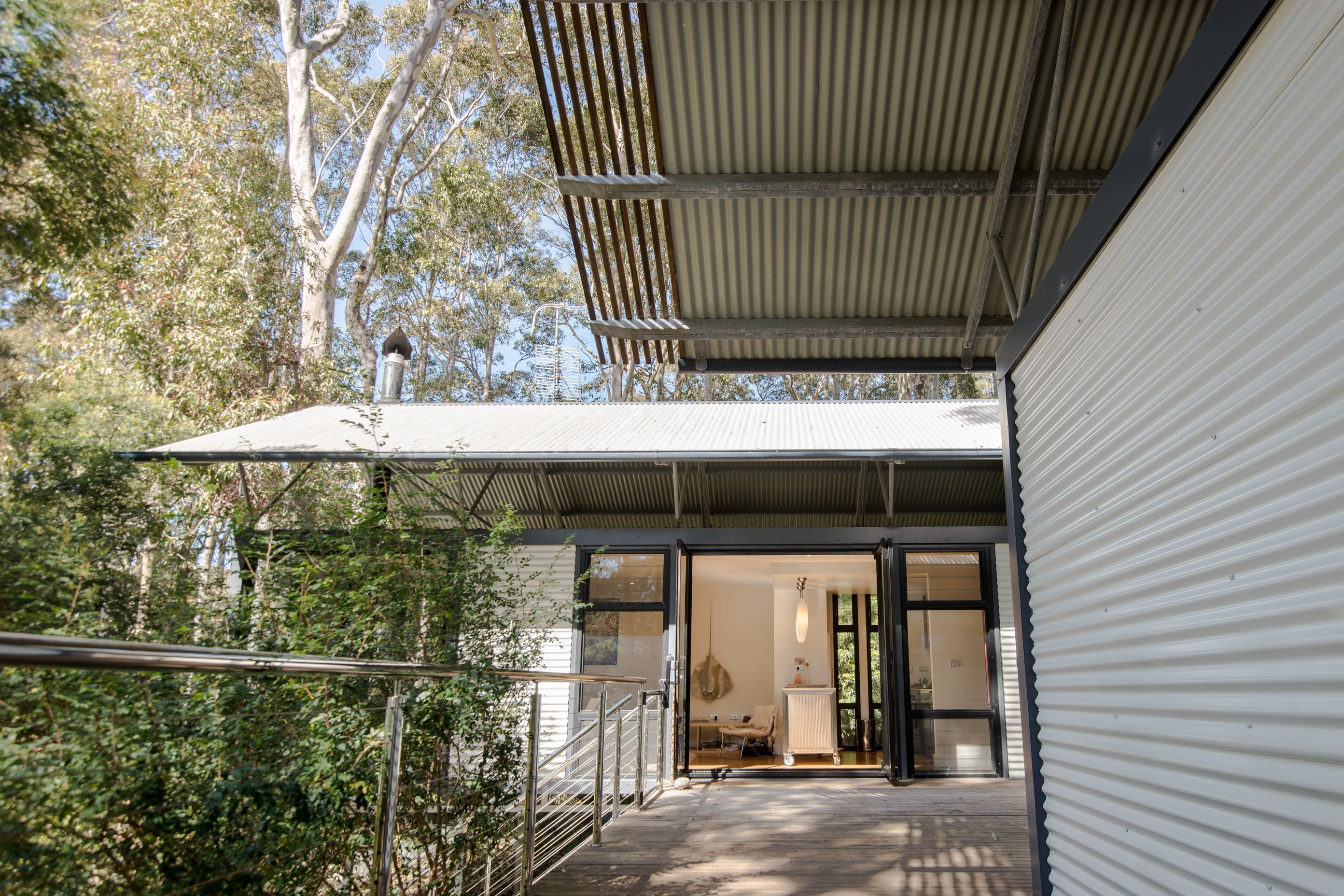 **e-BODE Mystery Bay