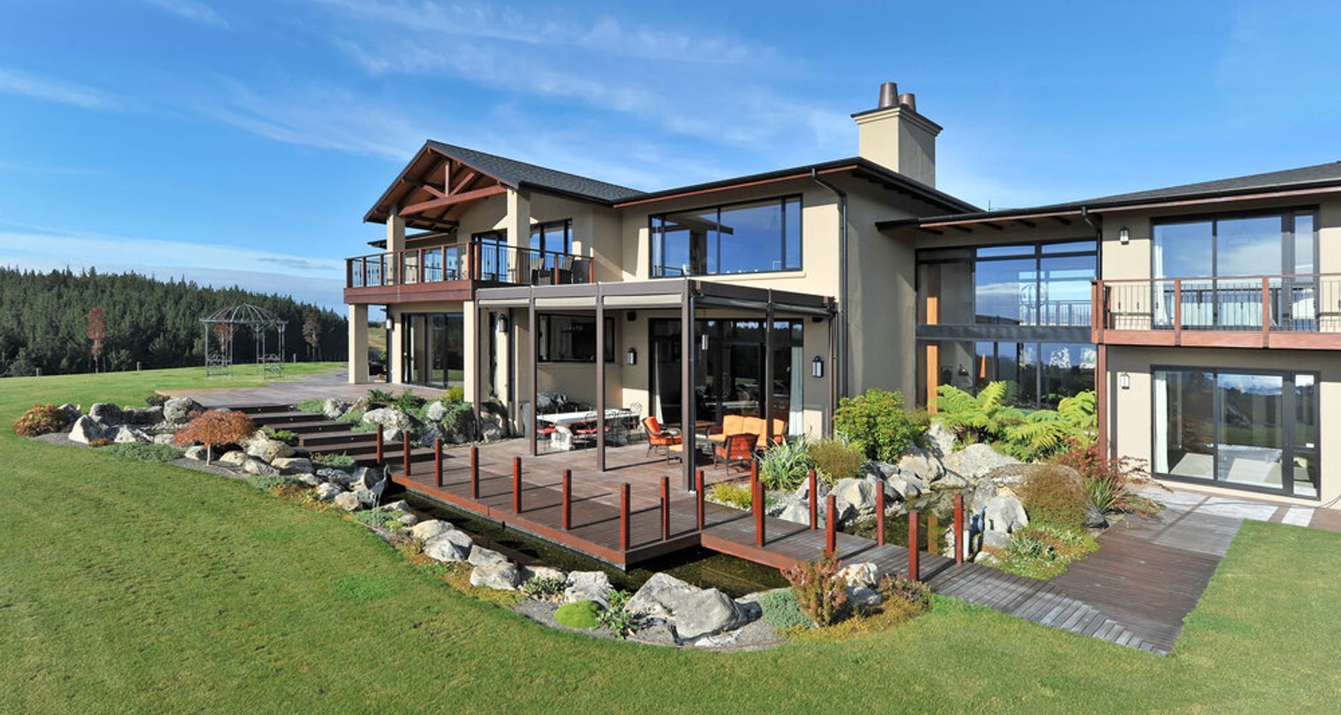 Weka Road House banner