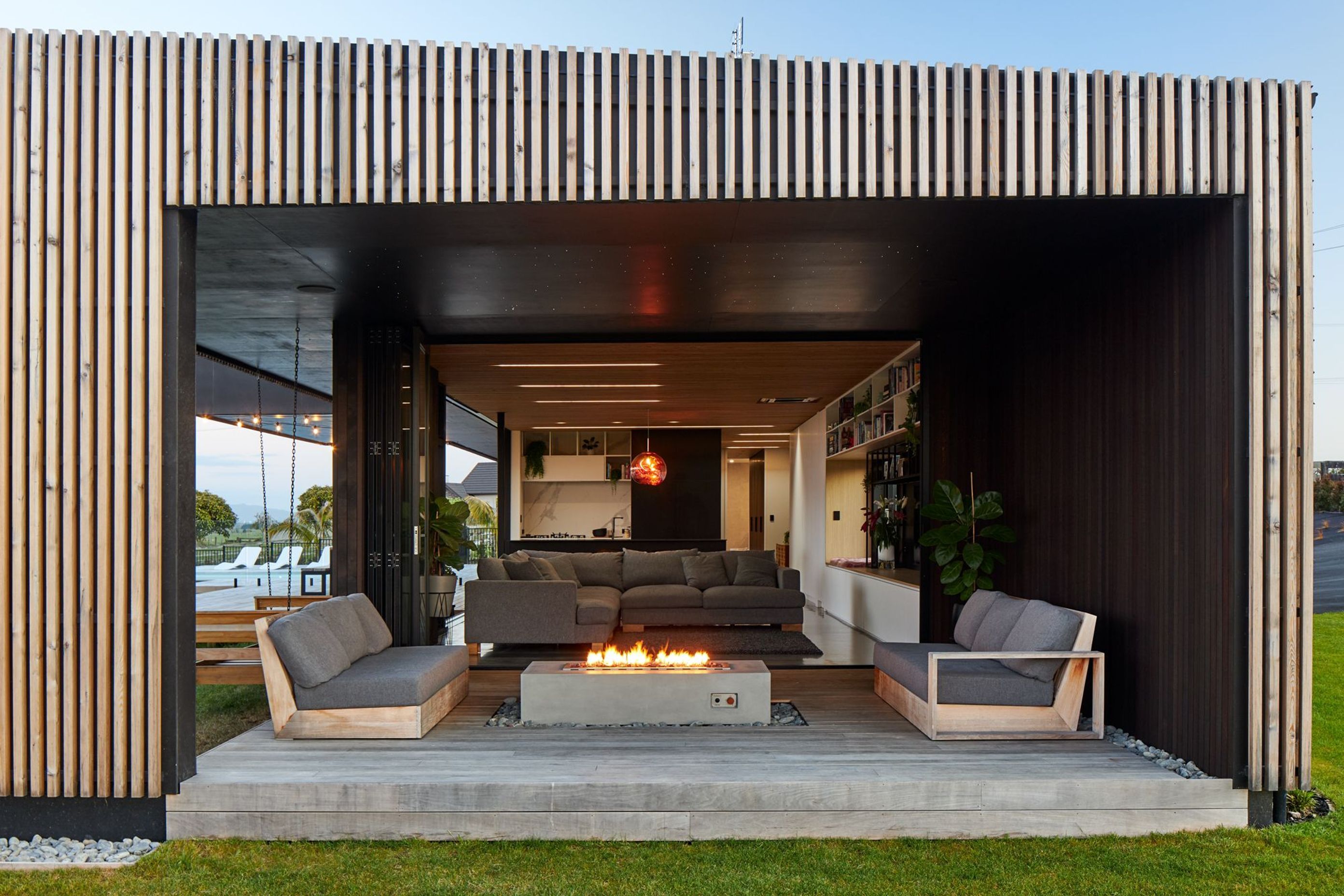 One of the main drivers of the design was simplicity, so at no point is the house more than one room wide, thereby doing away with unnecessary spaces. Maintaining a close link to the exterior helps create a sense of wide open spaces.