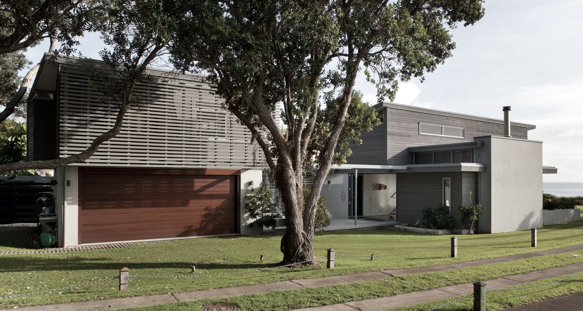 Onetangi Beach House banner
