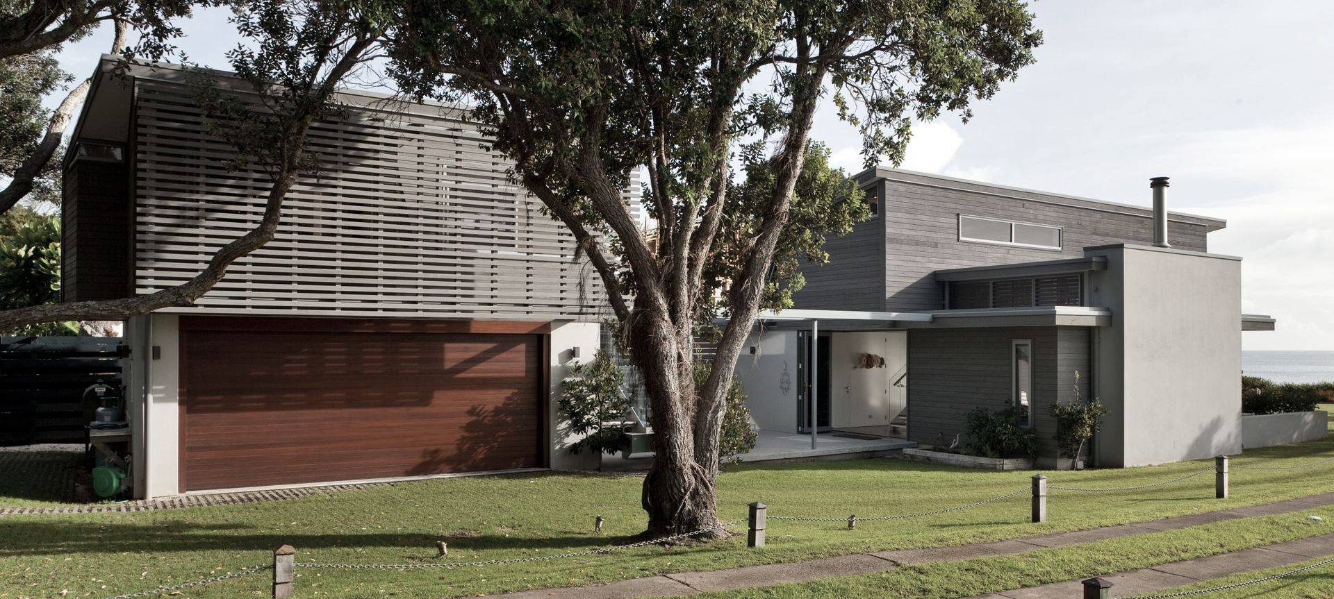 Onetangi Beach House banner