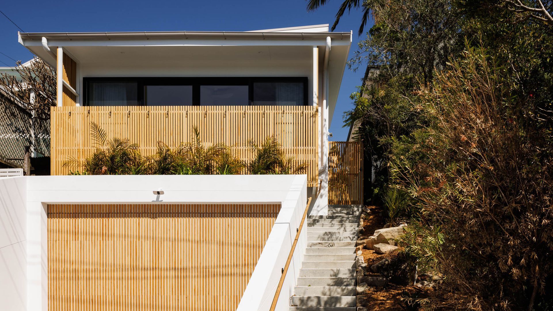Undercliffe St | Dee Why banner