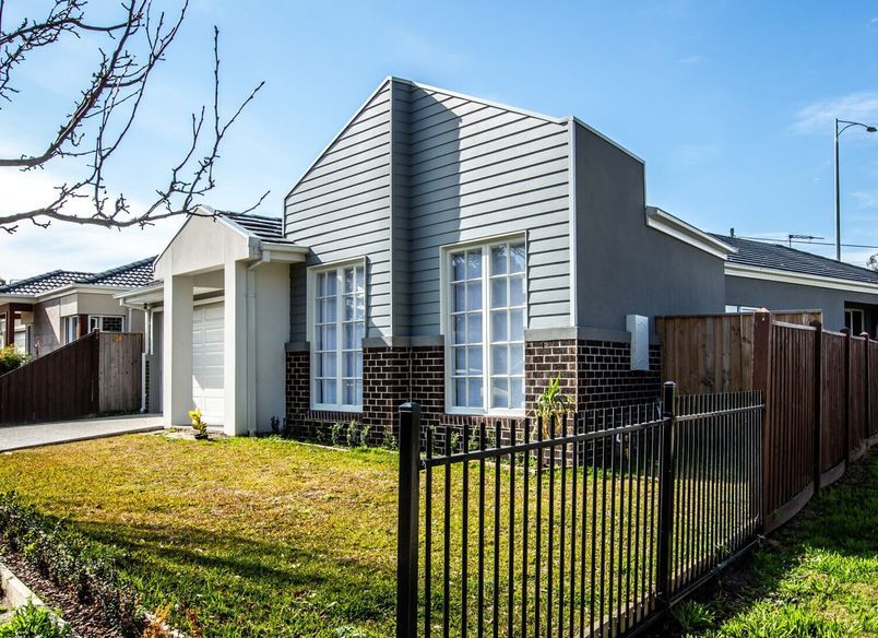 Poets Court, Mernda