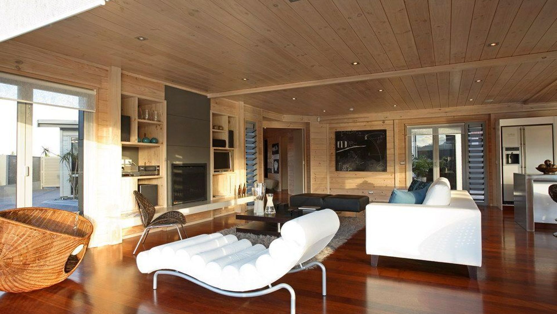 Relaxed Waterways Living in the Coromandel banner