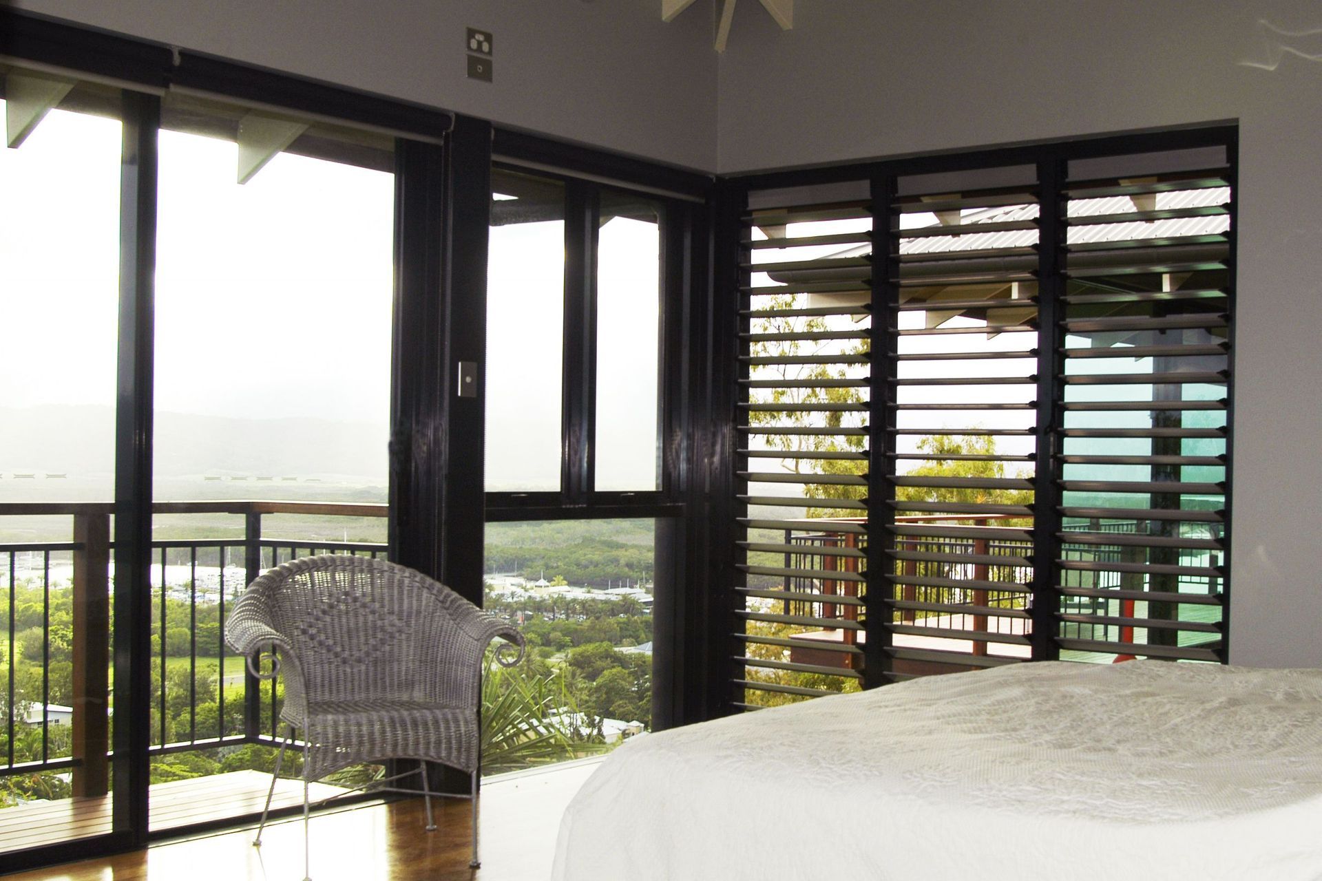 Island Point Residence