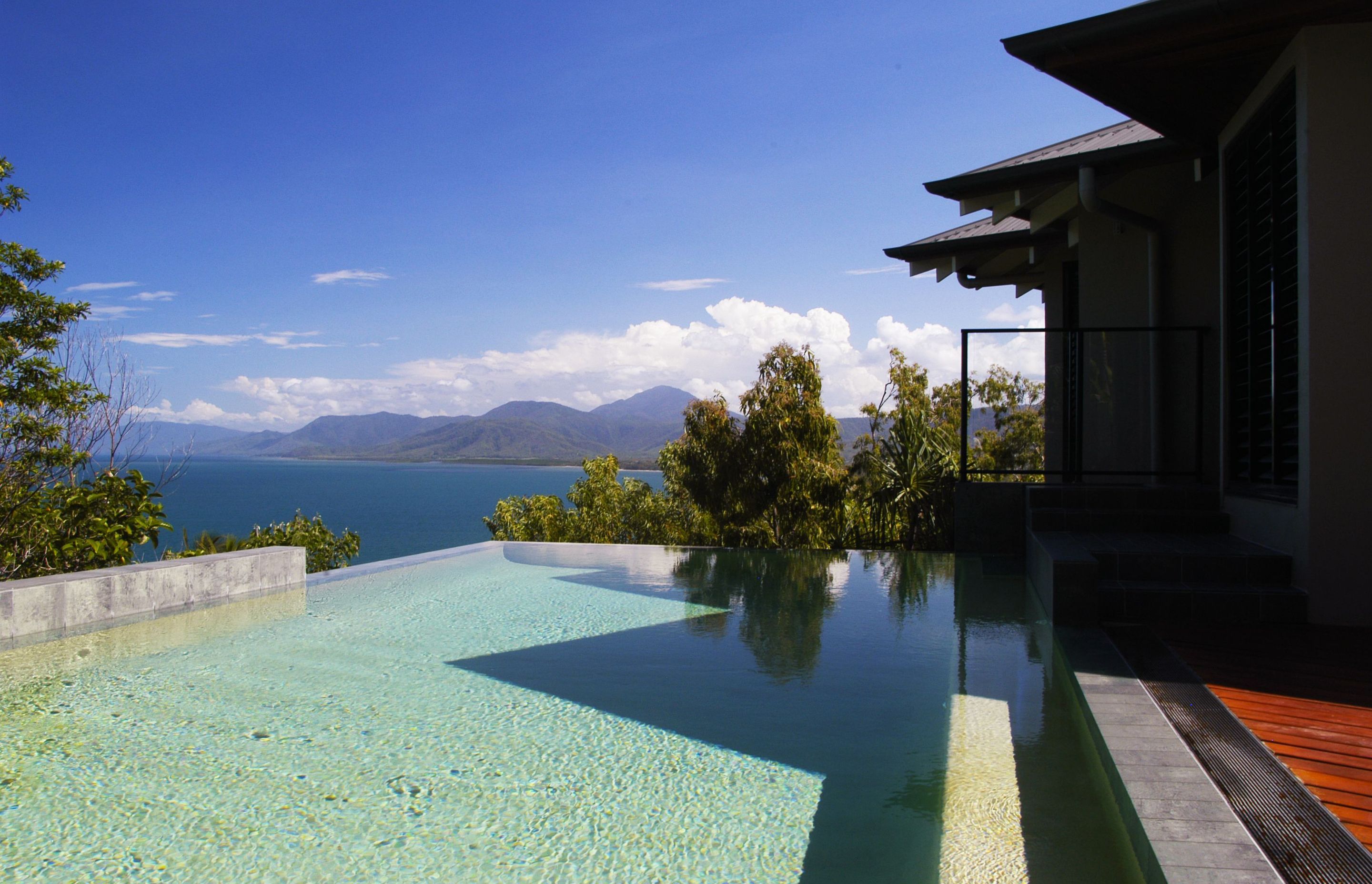 Island Point Residence