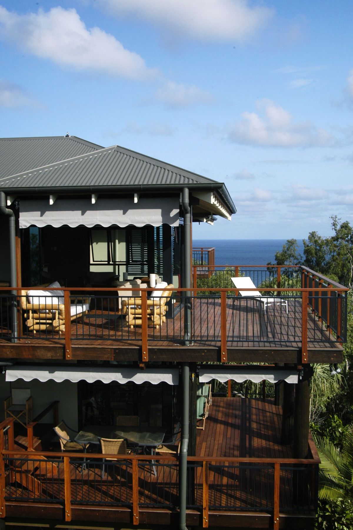 Island Point Residence