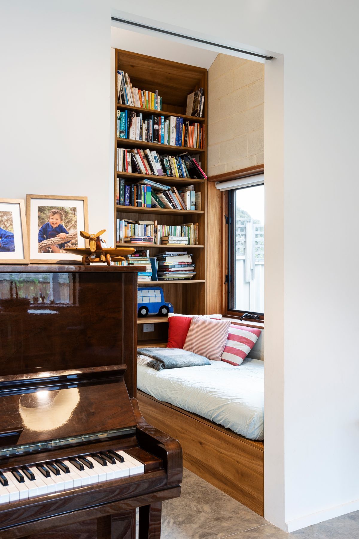 A fold down bed and a daybed in the craft room provide accommodation for guests