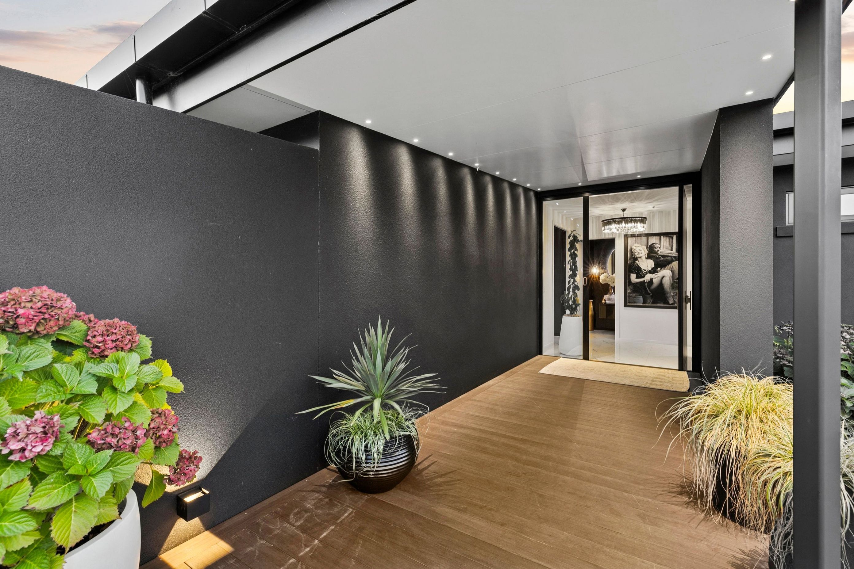 SAWIPIdiamondhouseimage24.JPG