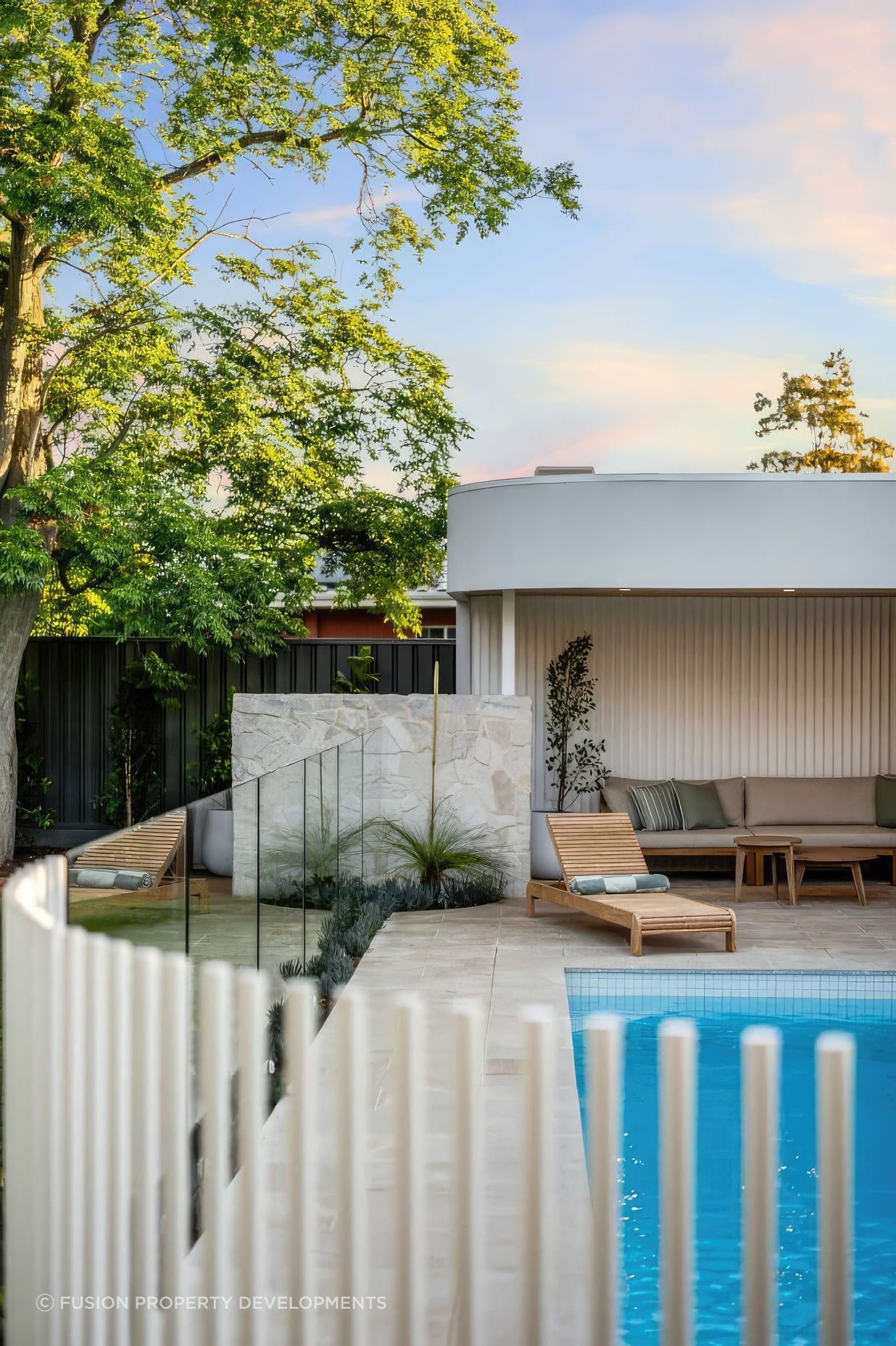 ScaledFISK-Backyard-28AAussieUnderCover-768x1152-standard-scale-300x.jpg
