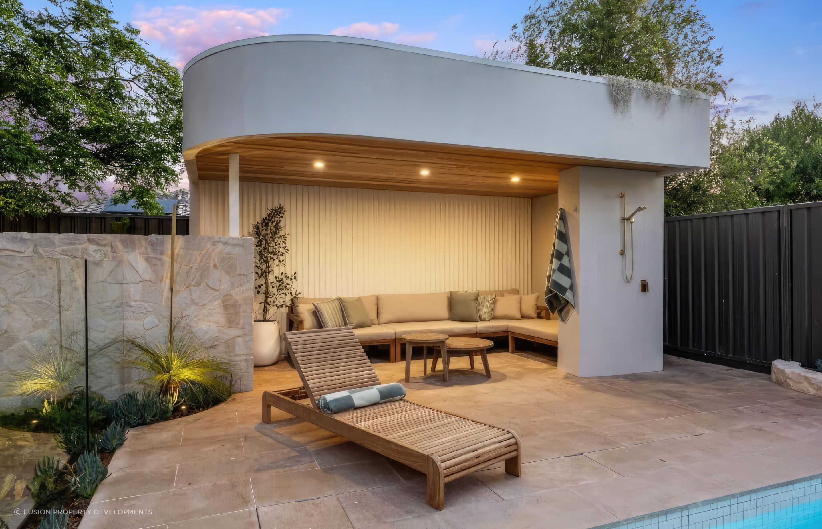 ScaledFISK-Backyard-31AAussieUnderCover-1024x683-standard-scale-300x-v3.jpg