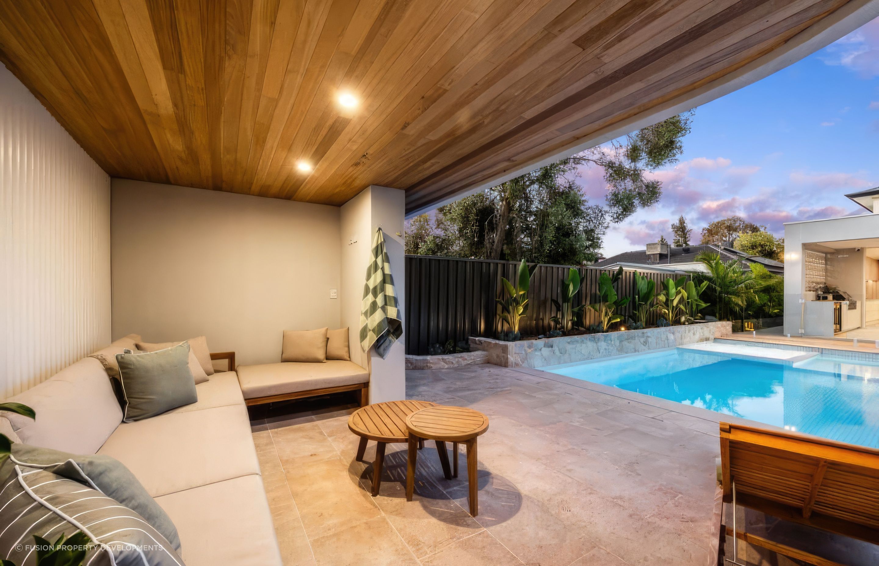 ScaledFISK-Backyard-35AAussieUnderCover-1024x683-standard-scale-300x.jpg