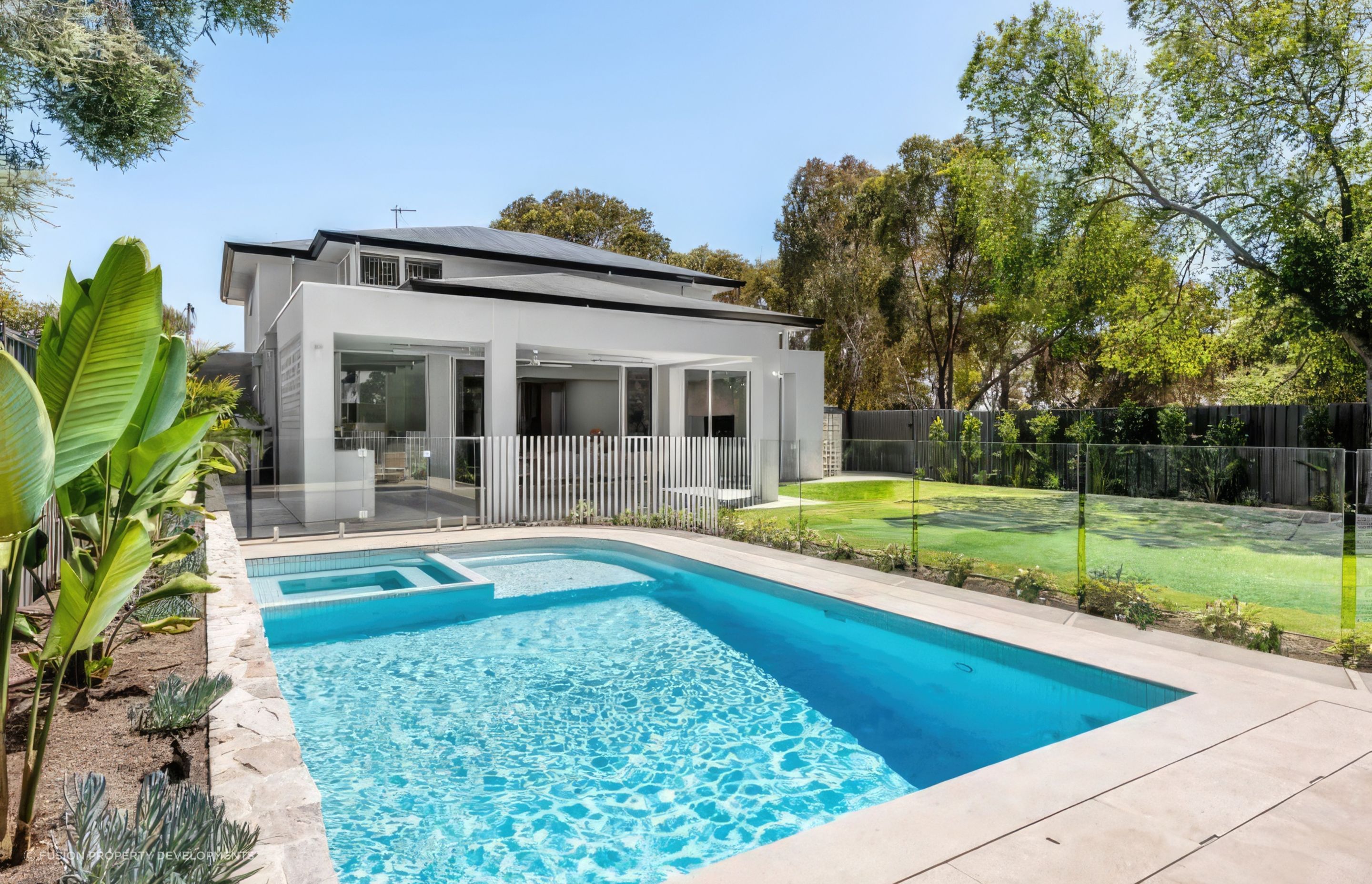ScaledFISK-Backyard-64AAussieUnderCover-768x512-standard-scale-300x.jpg