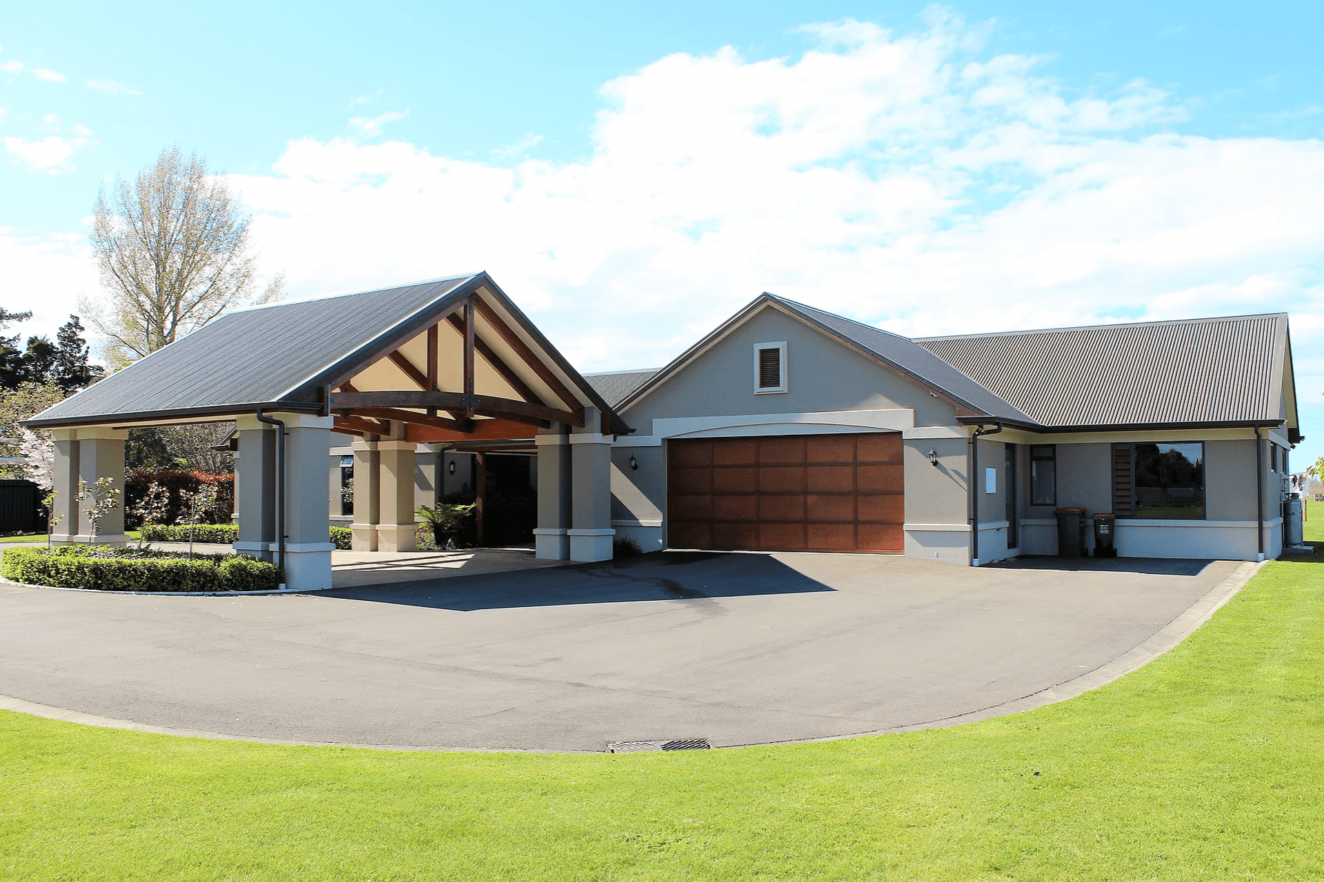 Striking on Lyndhurst, Frimley